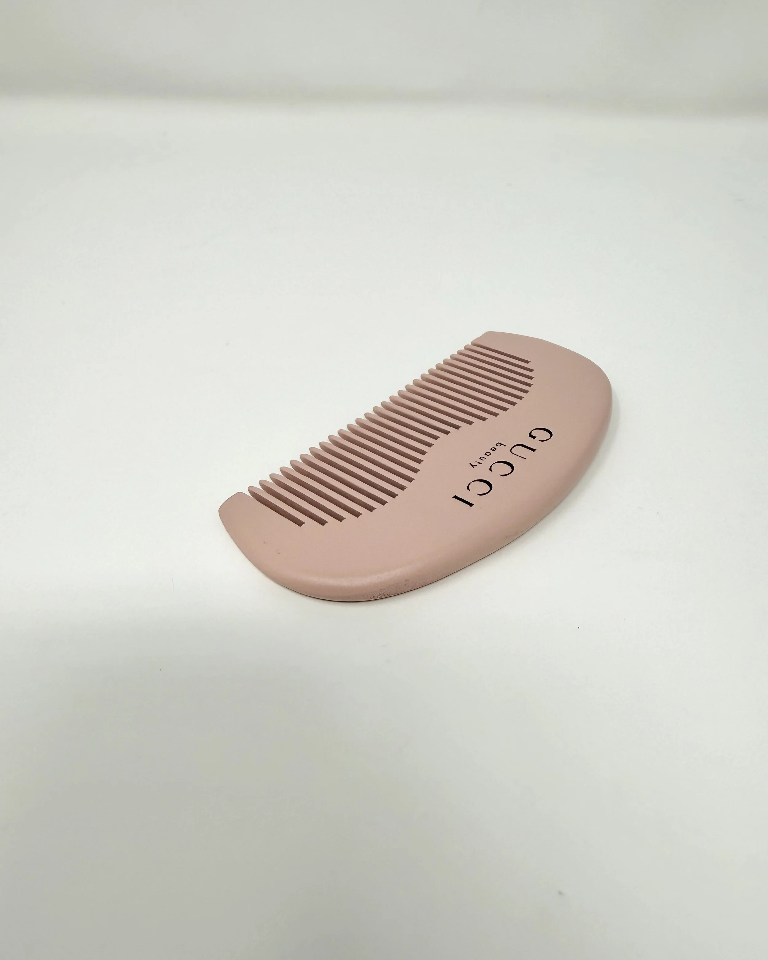 GUCCI Beauty Small Pink Wooden Comb & Logo Fabric Floral Pouch (VIP Gift)