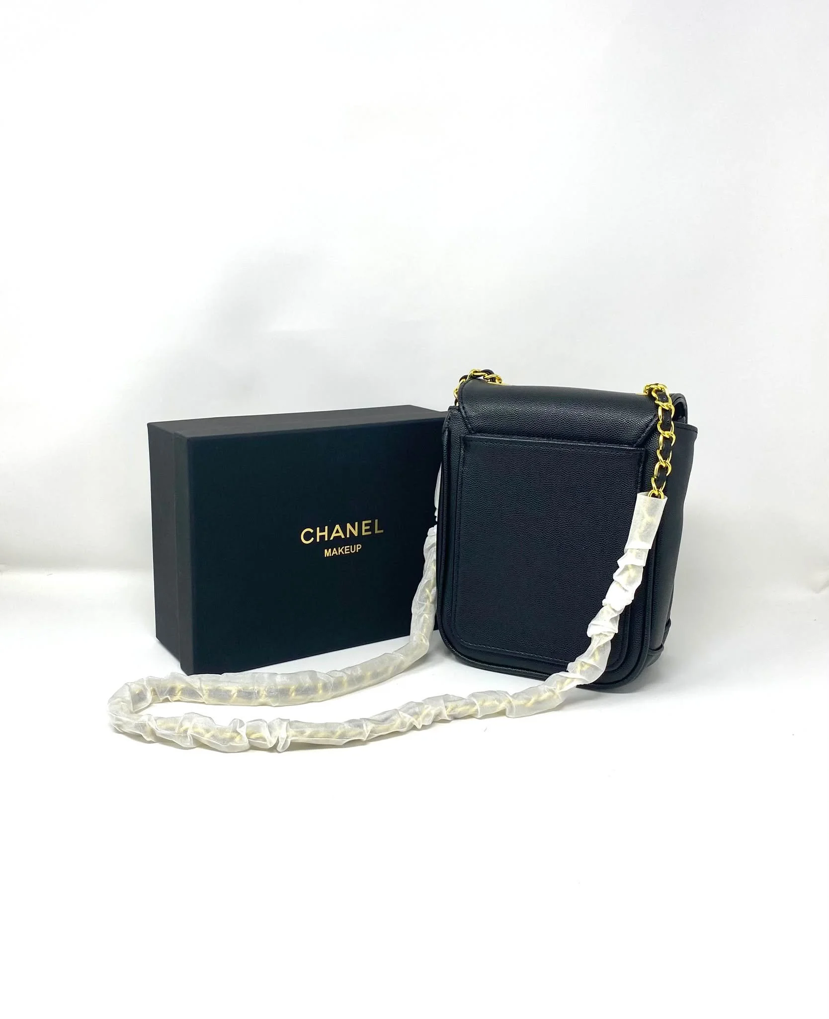 CHANEL Beauty Black Crossbody Vanity Bag with Gold CC Logo (VIP Gift with Box)