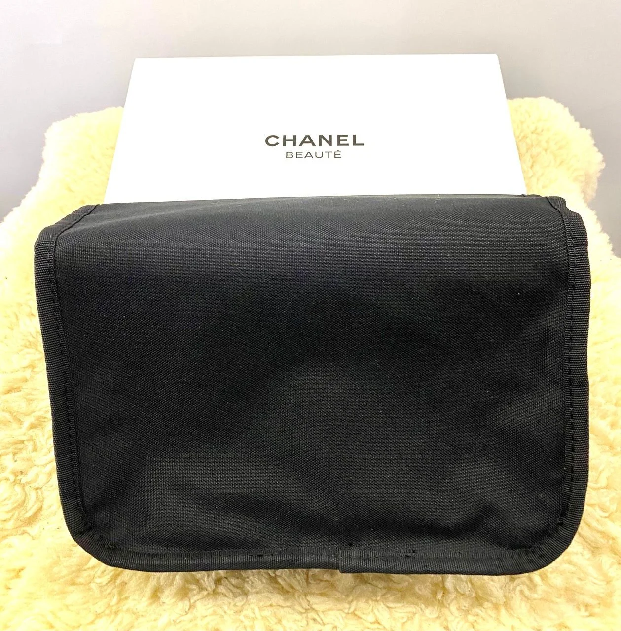 CHANEL Large Black Hanging Makeup Case w/ Box (VIP Gift) Logo Travel Beauty Bag