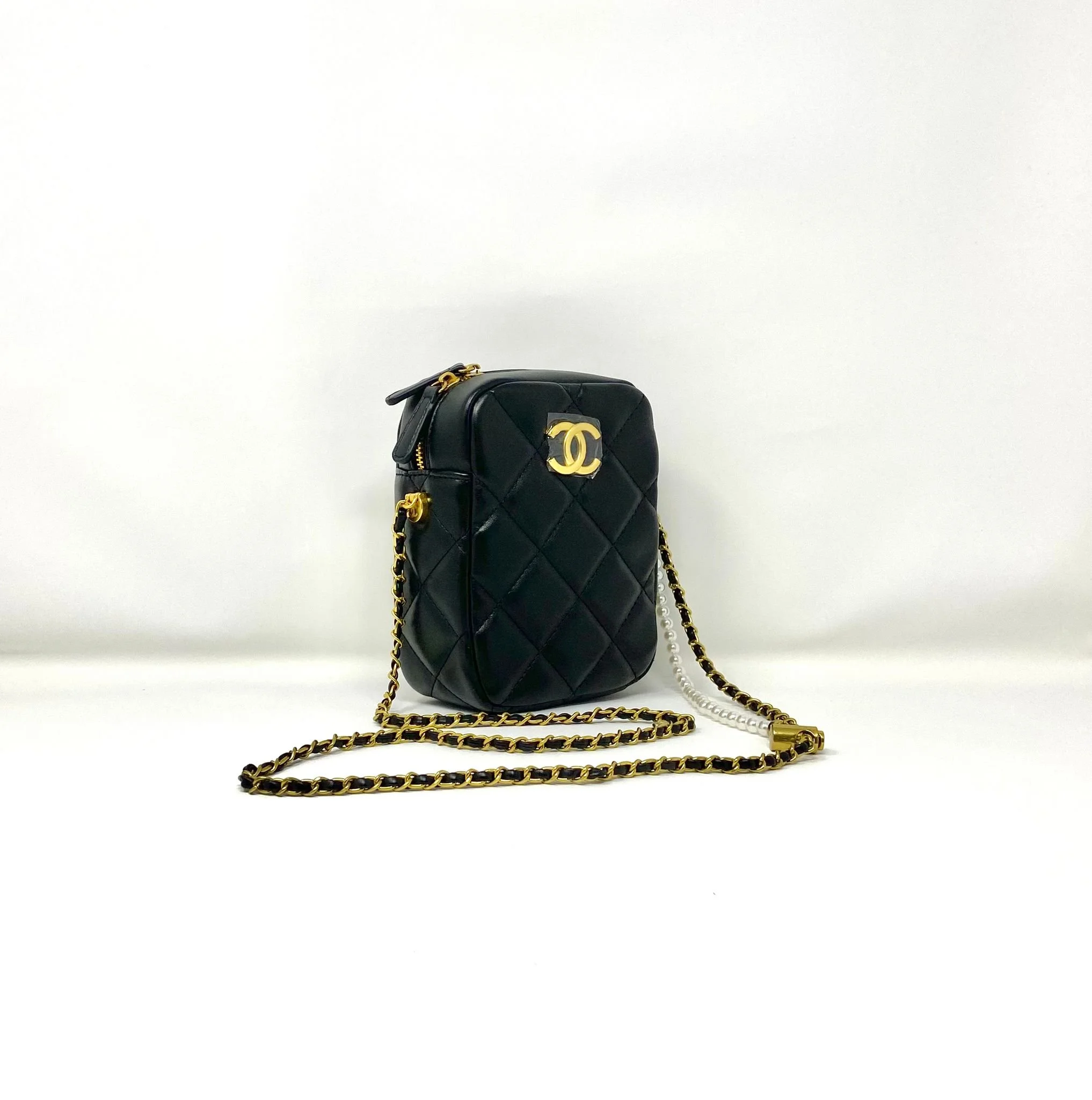 CHANEL Beauty CC Black Matelassé Quilted Makeup Bag on Chain (VIP Gift) With Logo Box, Mini Crossbody, Phone Pouch, Made in Italy