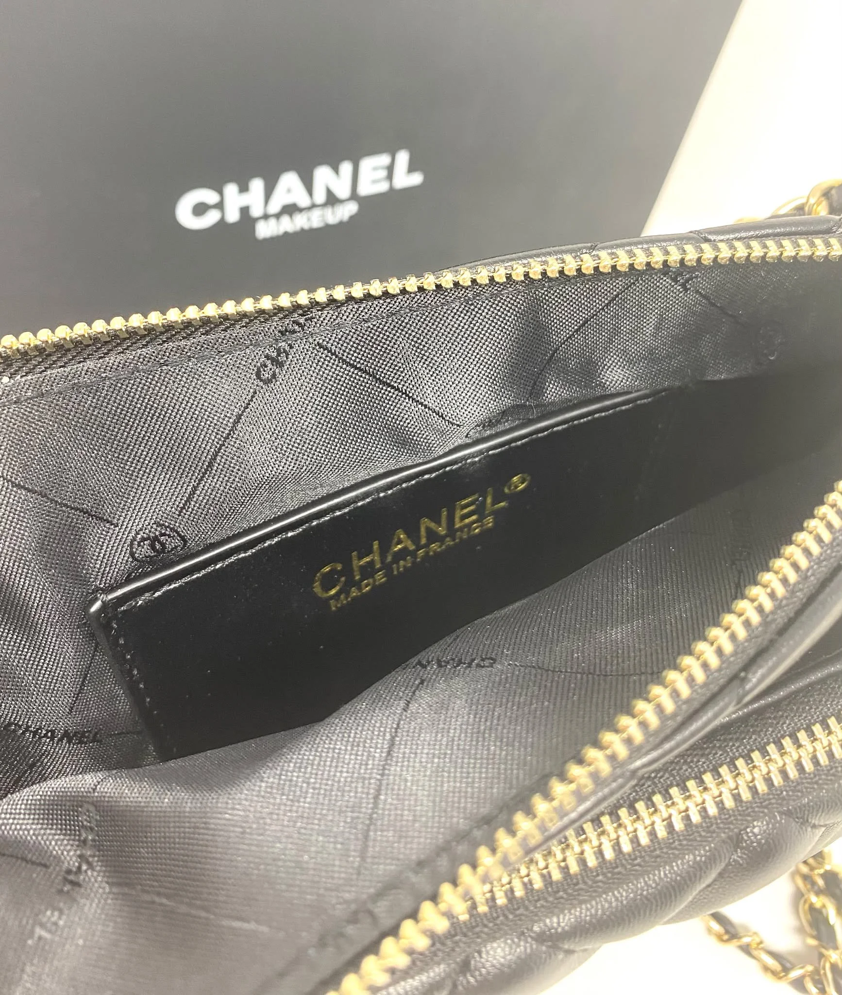 CHANEL Beauty Black Matelassé Quilted Makeup Bag on Chain with Box (VIP Gift) Made in France