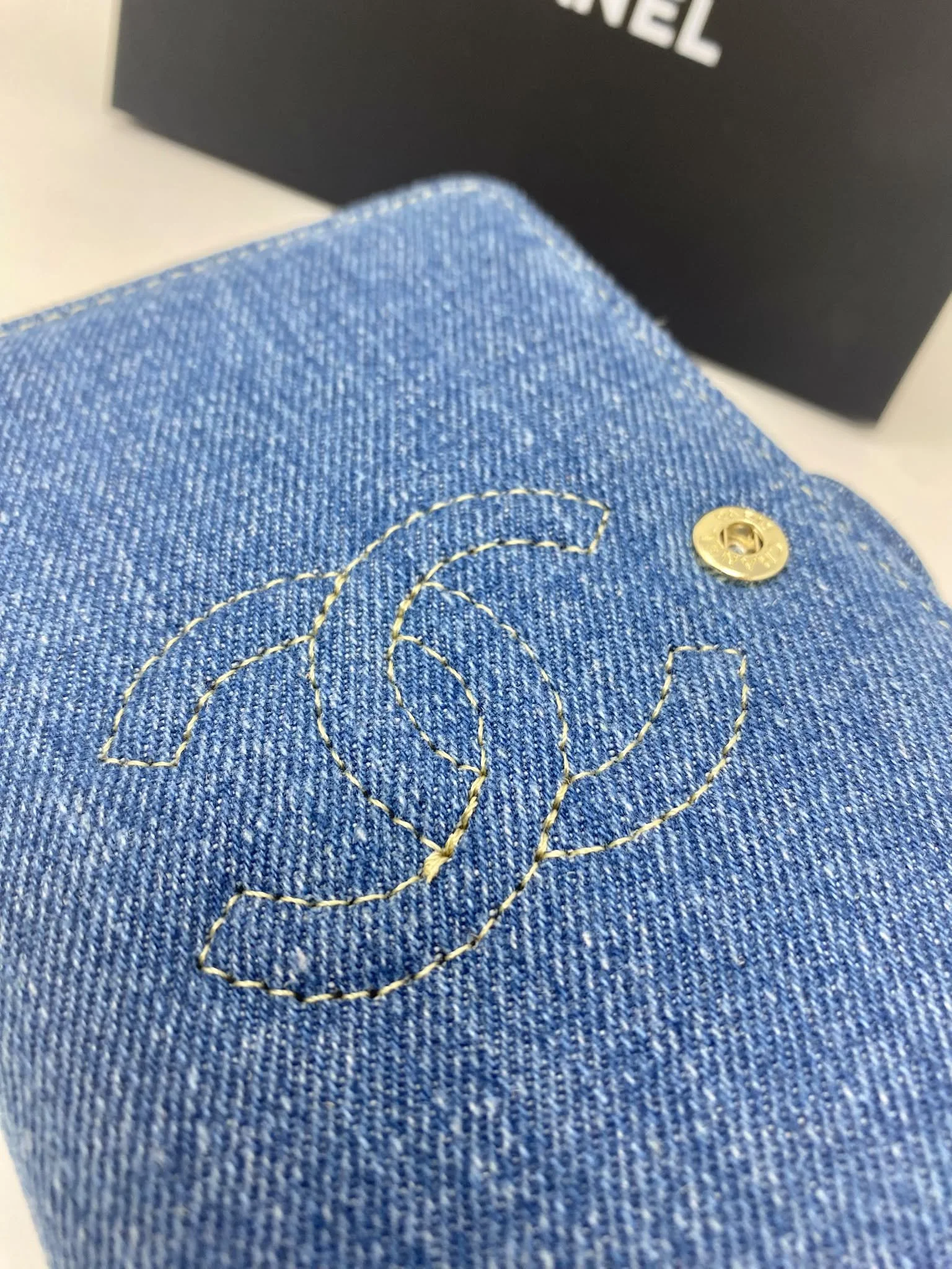 CHANEL Beauty CC Logo Blue Denim Passport Holder with Box (VIP Gift)