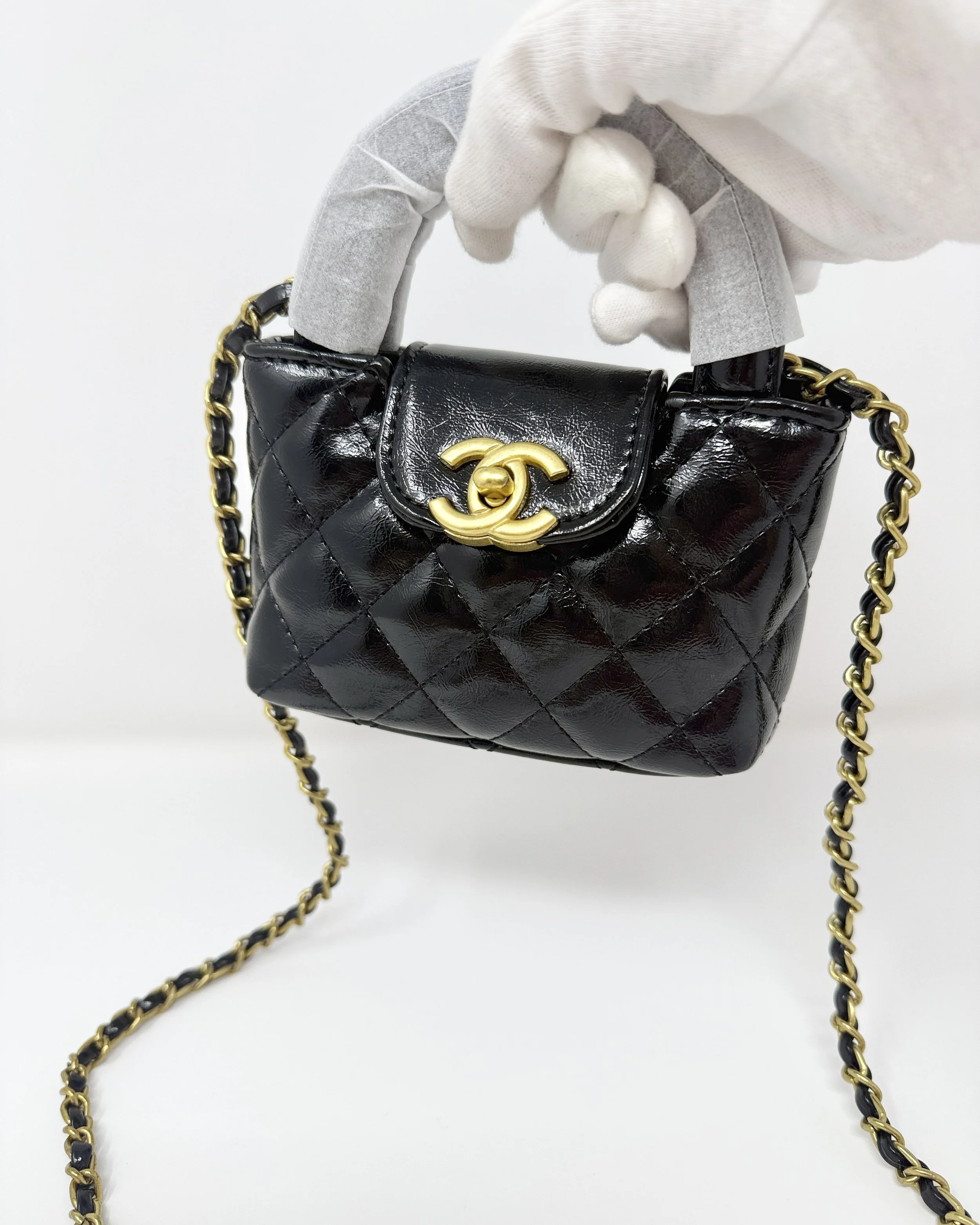 CHANEL Beauty Black Quilted Mini Makeup Bag with Chain – (VIP Gift with Box)  Made in France, Beauty Pouch