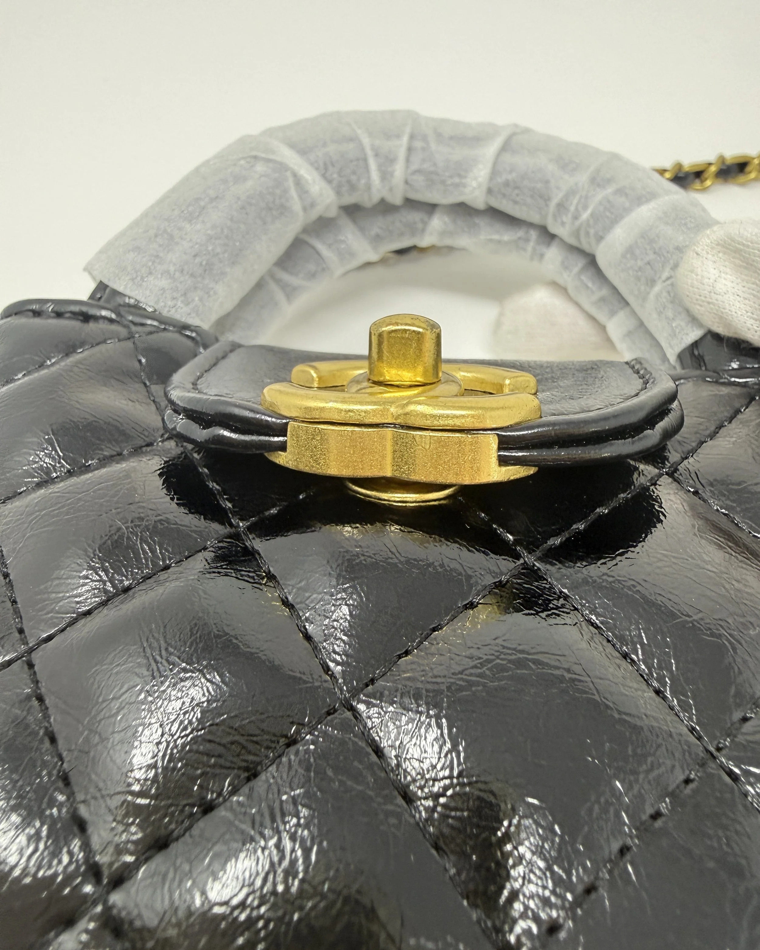 CHANEL Beauty Black Quilted Mini Makeup Bag with Chain – (VIP Gift with Box)  Made in France, Beauty Pouch