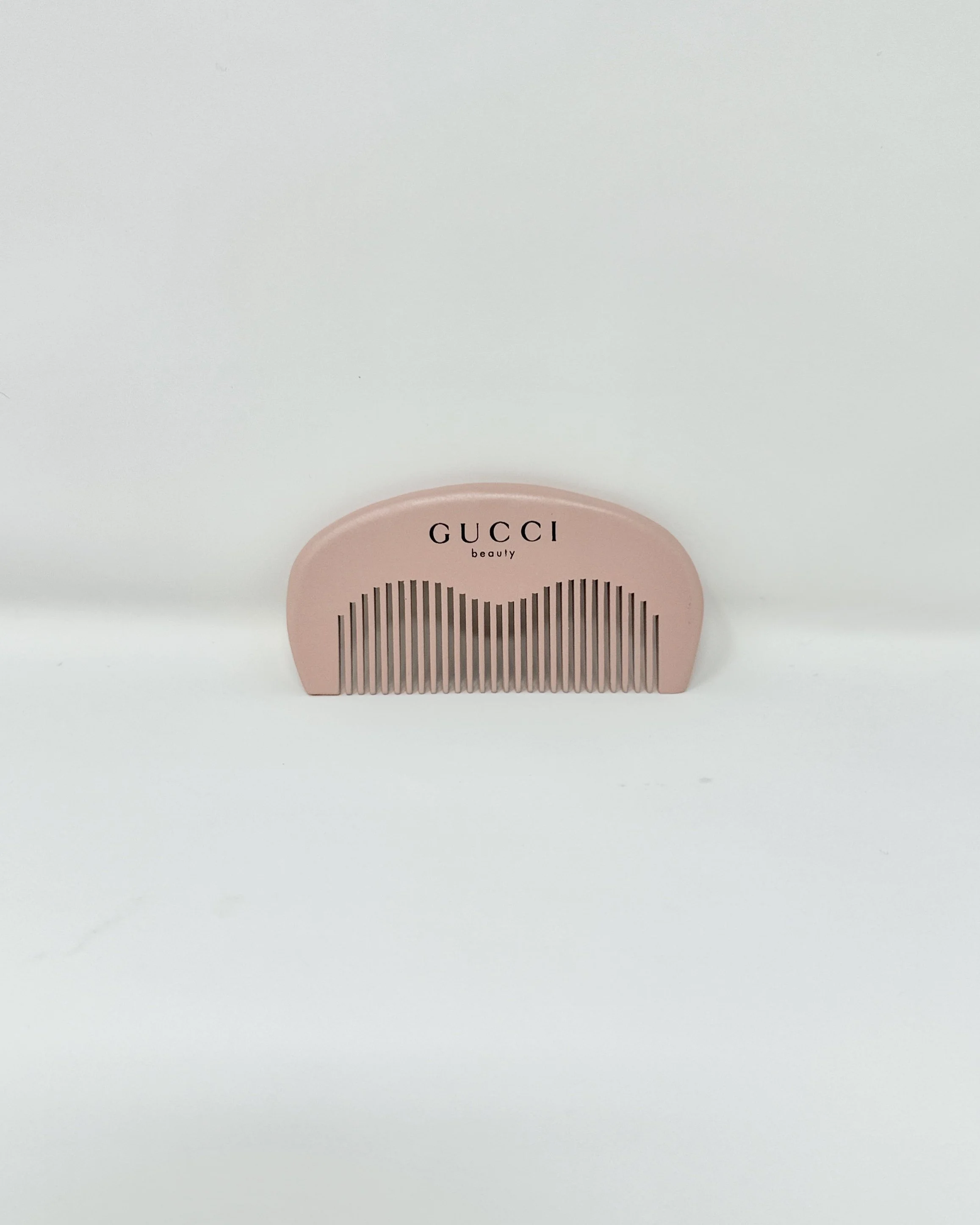 GUCCI Beauty Small Pink Wooden Comb & Logo Fabric Floral Pouch (VIP Gift)