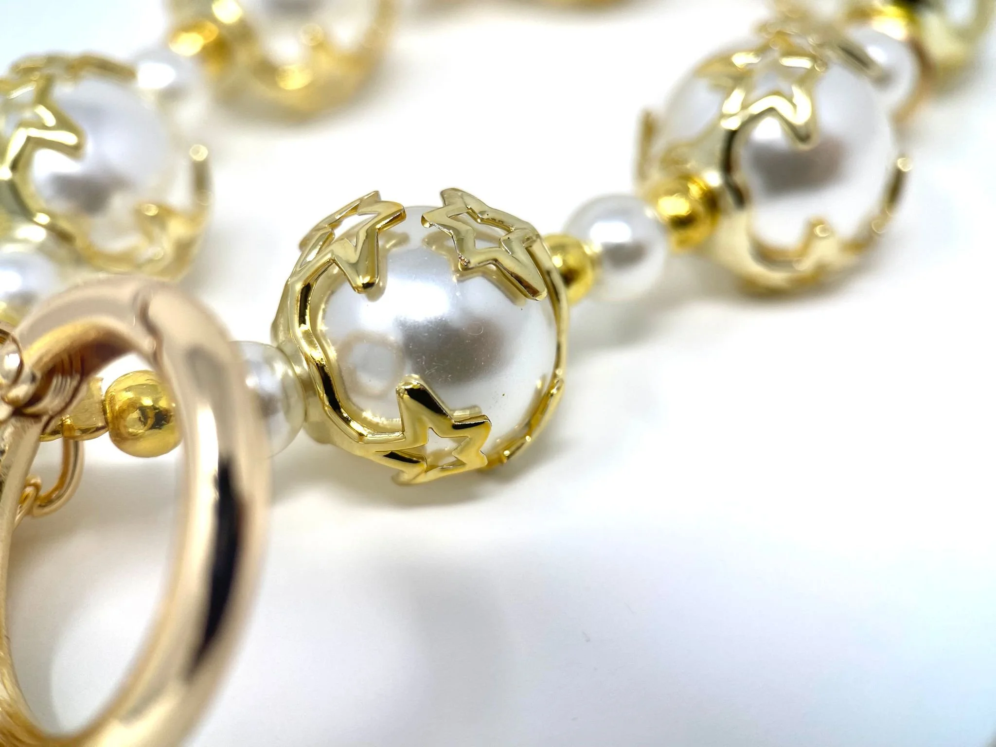 DIOR Beauty Pearl Keyring Charm Gold Tone Ribbon Star (VIP Gift) With Box