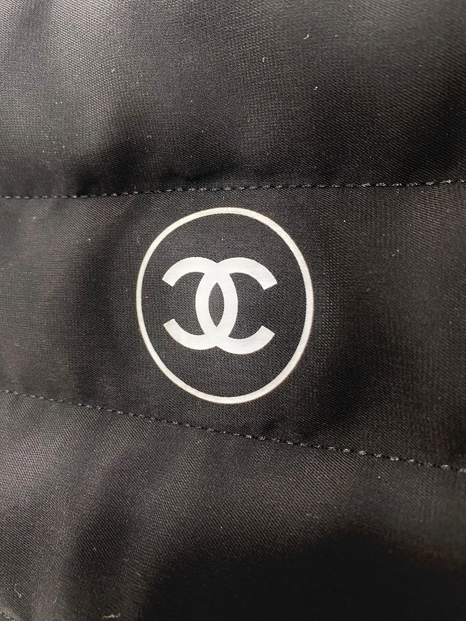 Large CHANEL Beauty Black Quilted Makeup Bag Puffy Cosmetic Bag (VIP Gift with Pouch) 