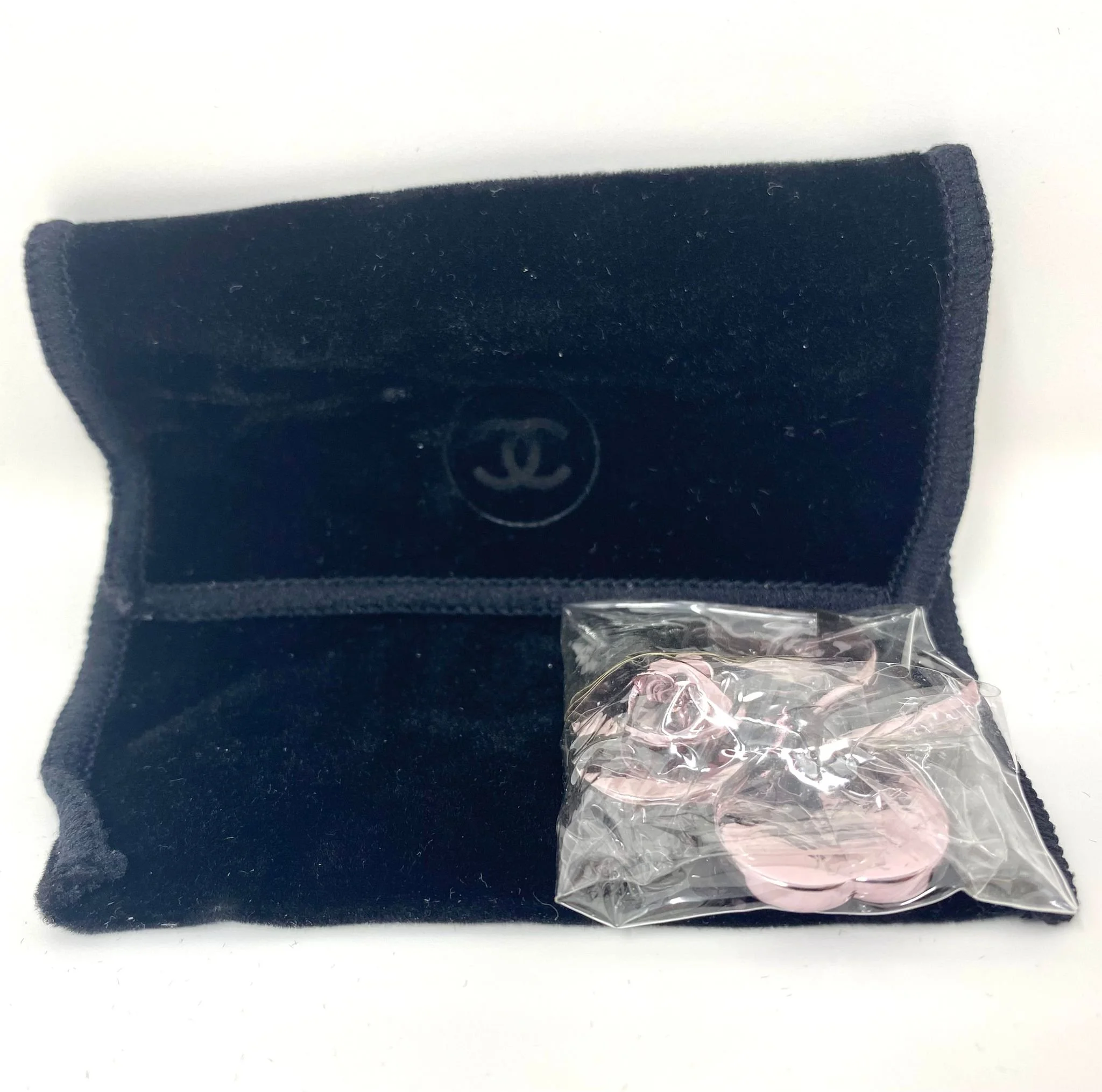 CHANEL Beauty Rose Pink Clover Flower Brooch Pin with Velvet Pouch (VIP Gift)