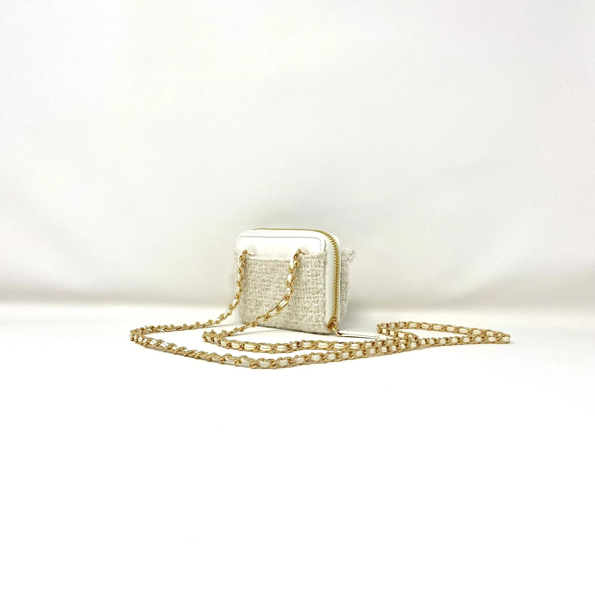 CHANEL Beauty White Tweed Mini Makeup Bag with Chain– VIP Gift with Box, Made in Italy