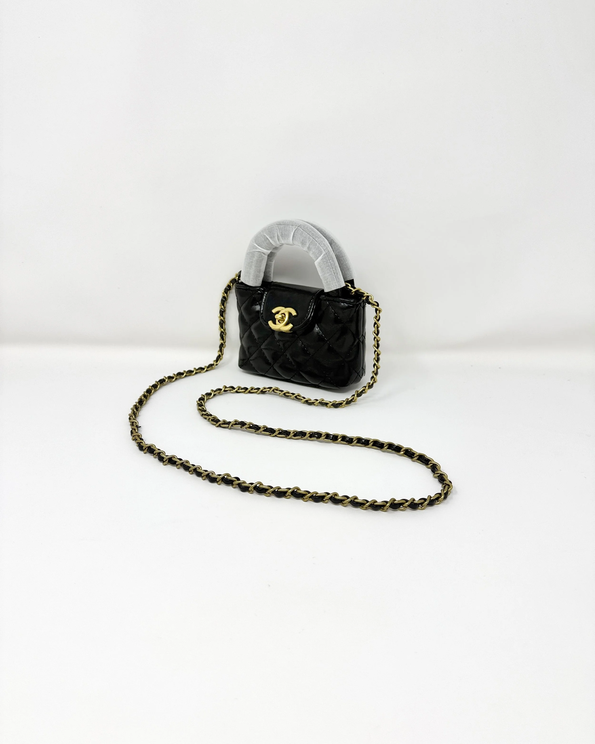 CHANEL Beauty Black Quilted Mini Makeup Bag with Chain – (VIP Gift with Box)  Made in France