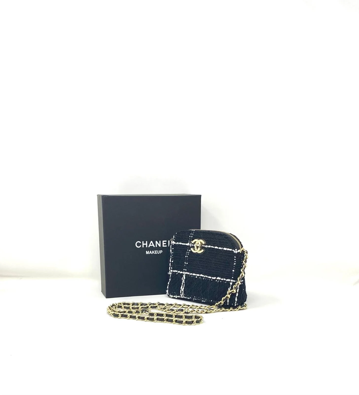 CHANEL Beauty Tweed Mini Makeup Bag – Black & White, (VIP Gift, New in Box with Dust bag), Made in Italy