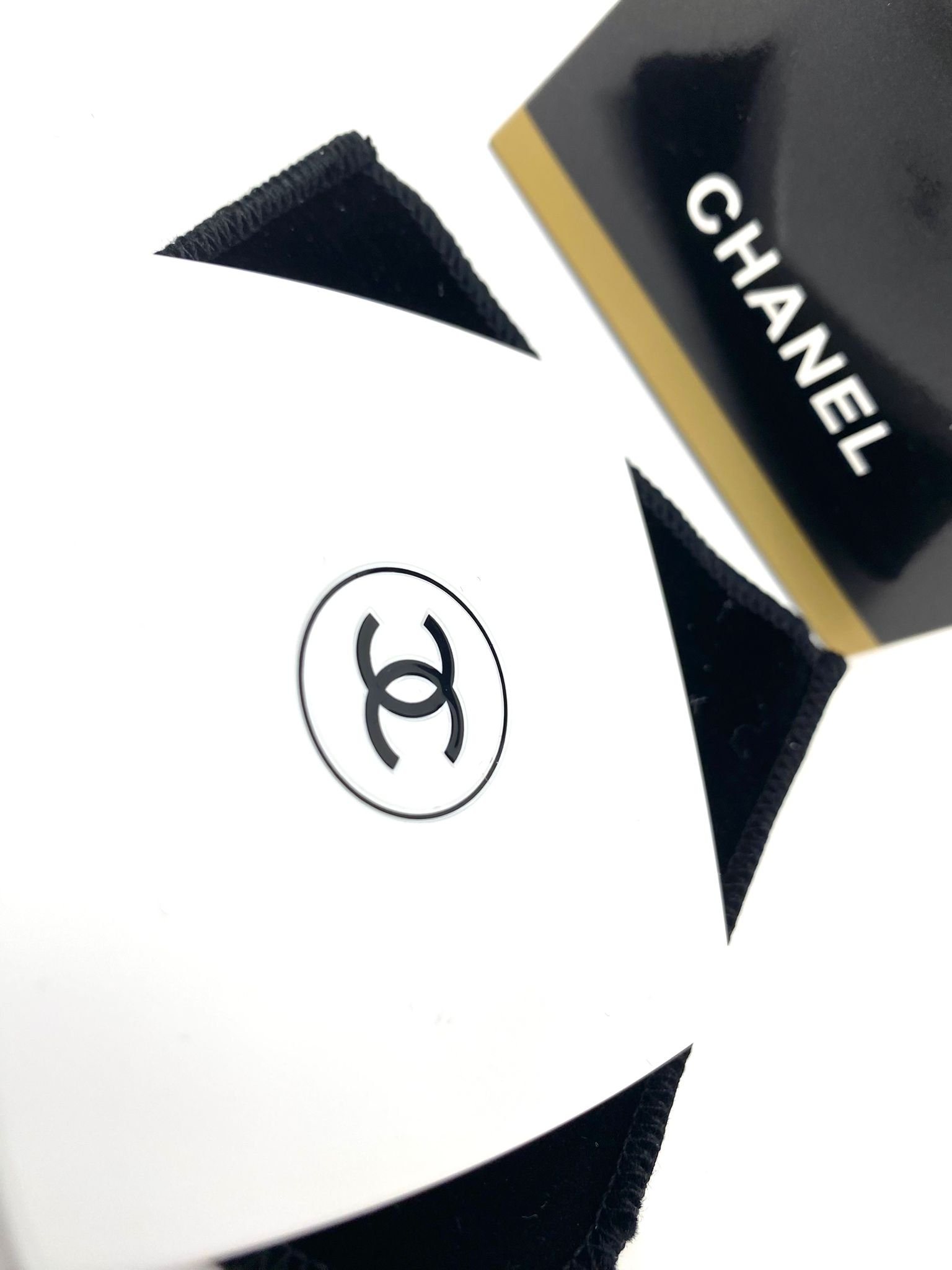 CHANEL Beauty CC White Double Facette Makeup Compact Mirror New/Box (VIP Gift)