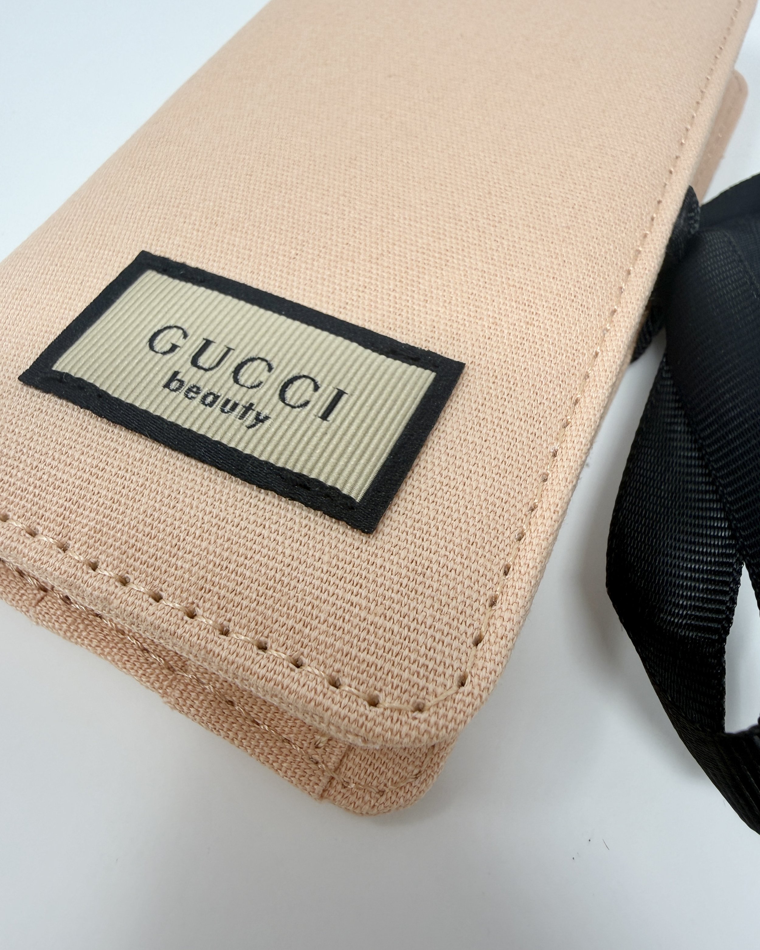 Gucci Beauty Makeup Brush Set of 3 with Peach Cosmetic Bag (VIP Gift)