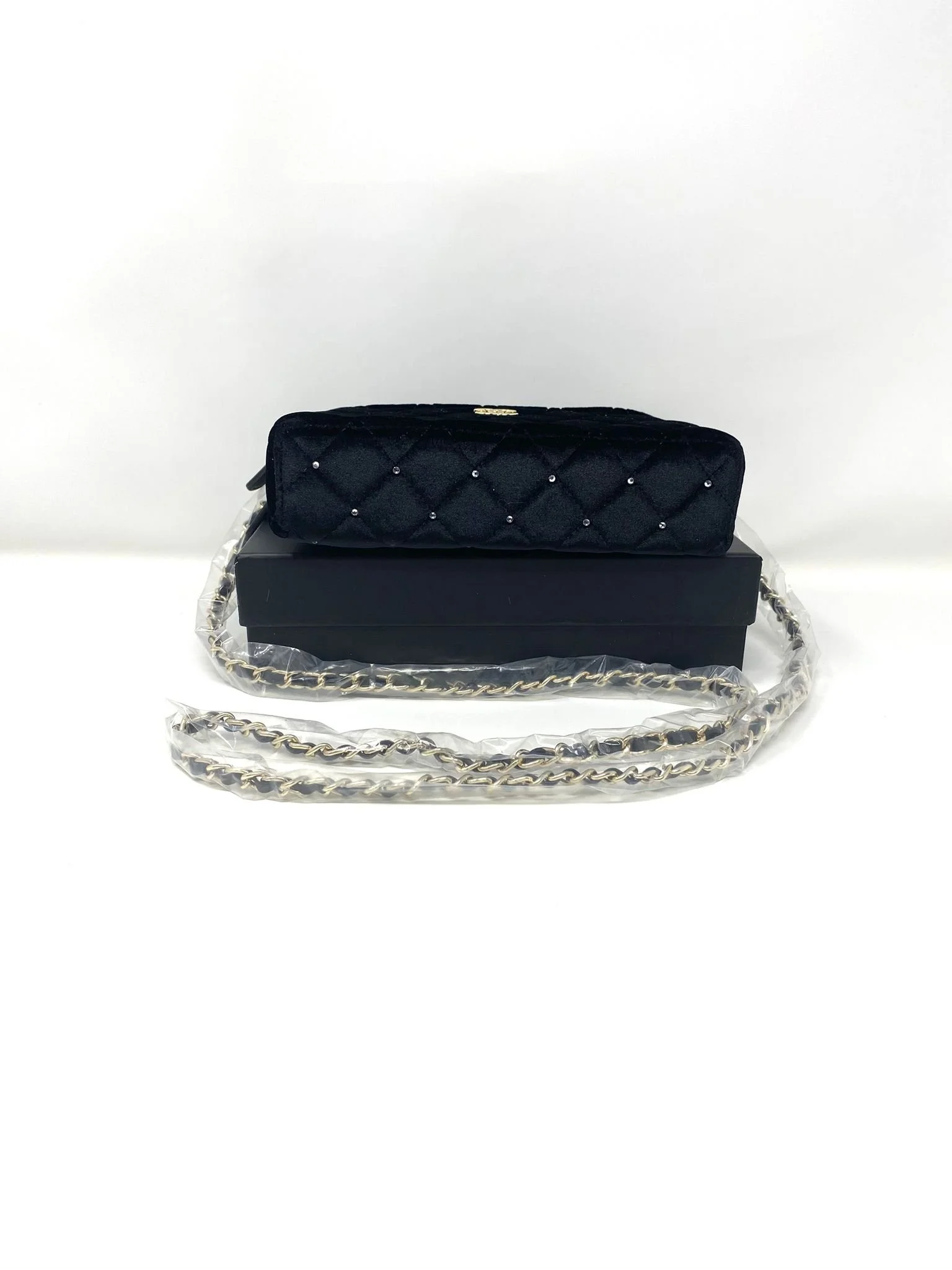 CHANEL Beauty Black Matelassé Quilted Makeup Bag on Chain with Box (VIP Gift) Made in Italy