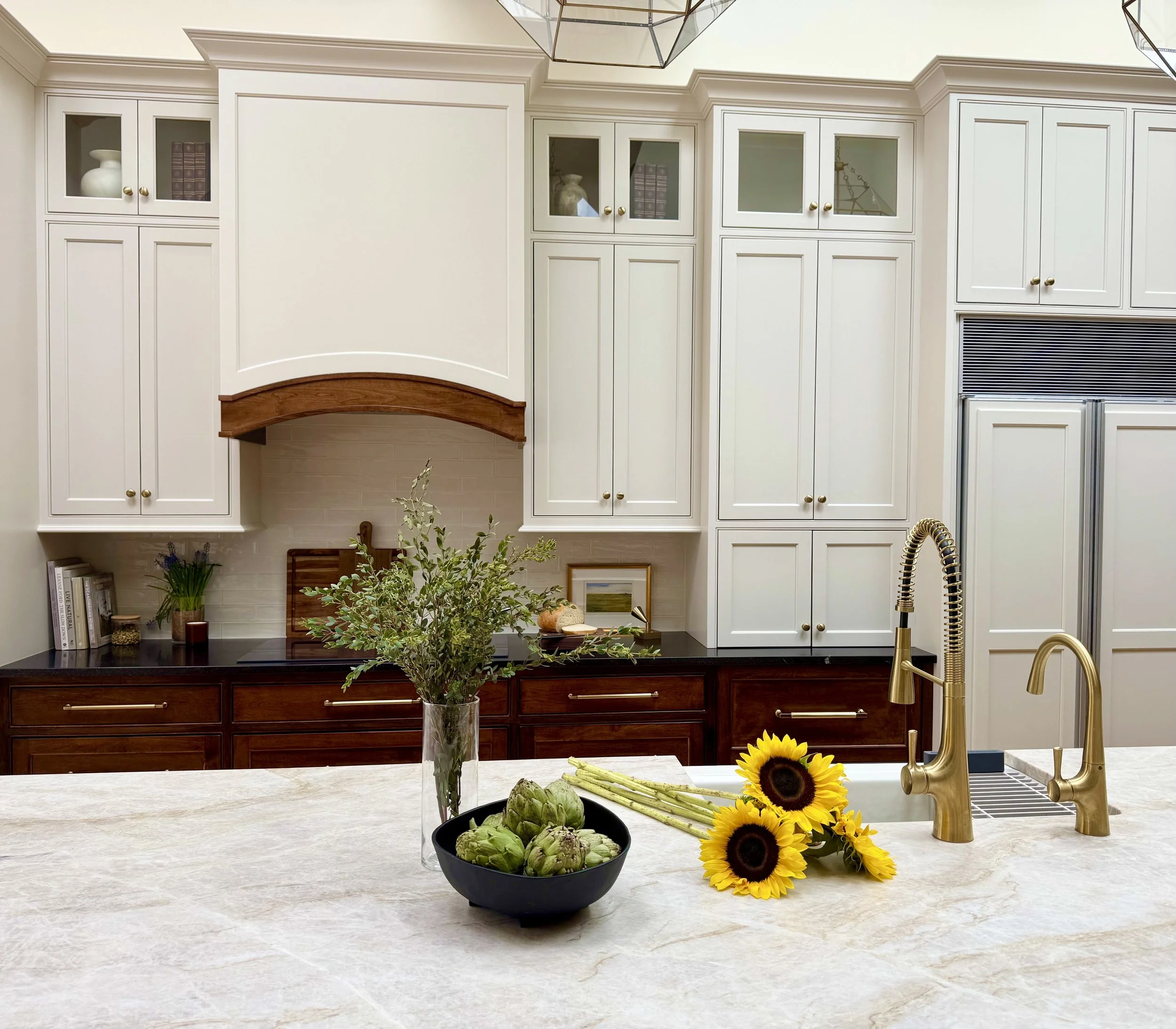 Full Kitchen Remodel in Syracuse, New York.
worked in collaboration with Susan Clark Interiors