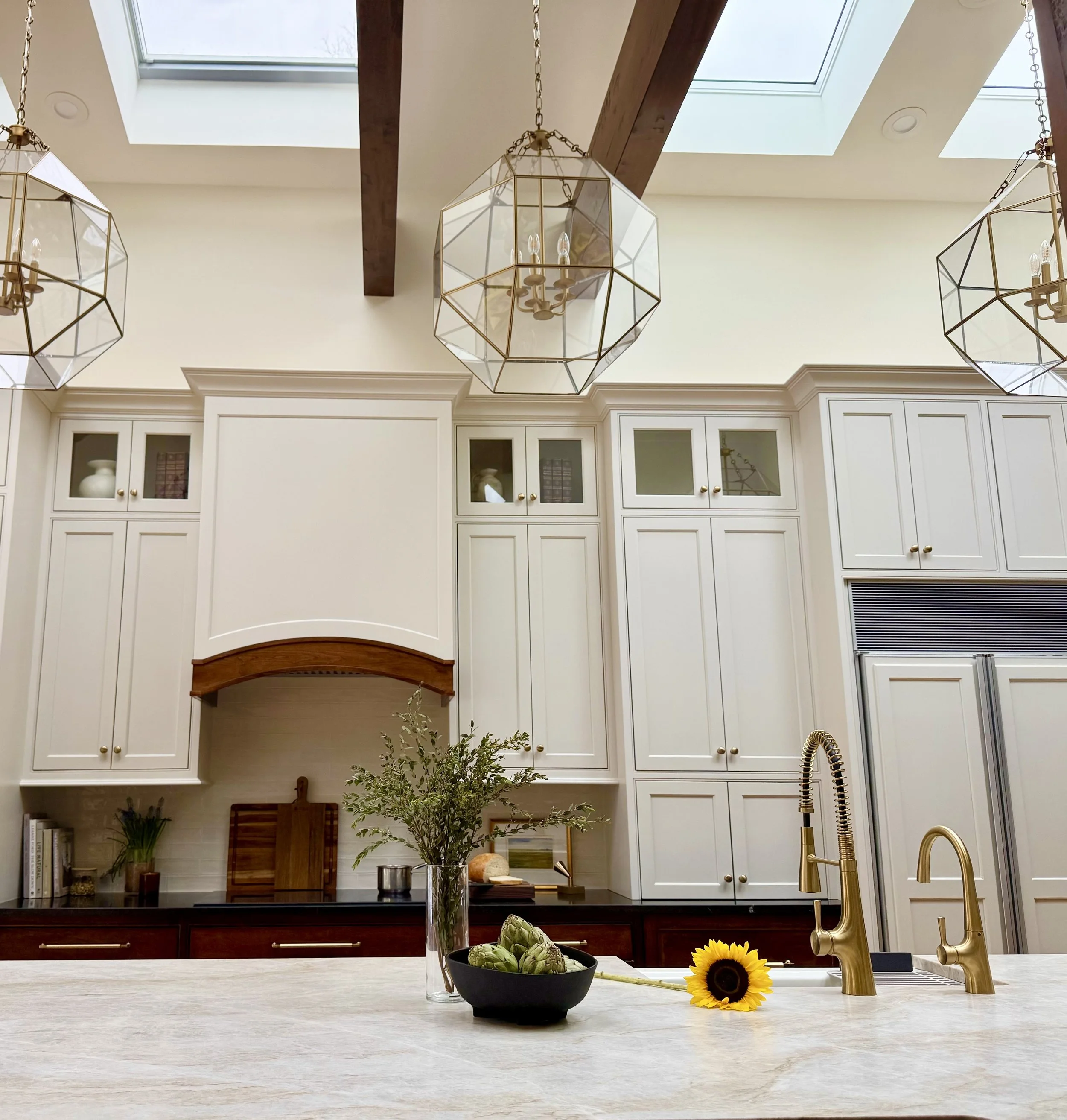 Full Kitchen Remodel in Syracuse, New York.
worked in collaboration with Susan Clark Interiors
