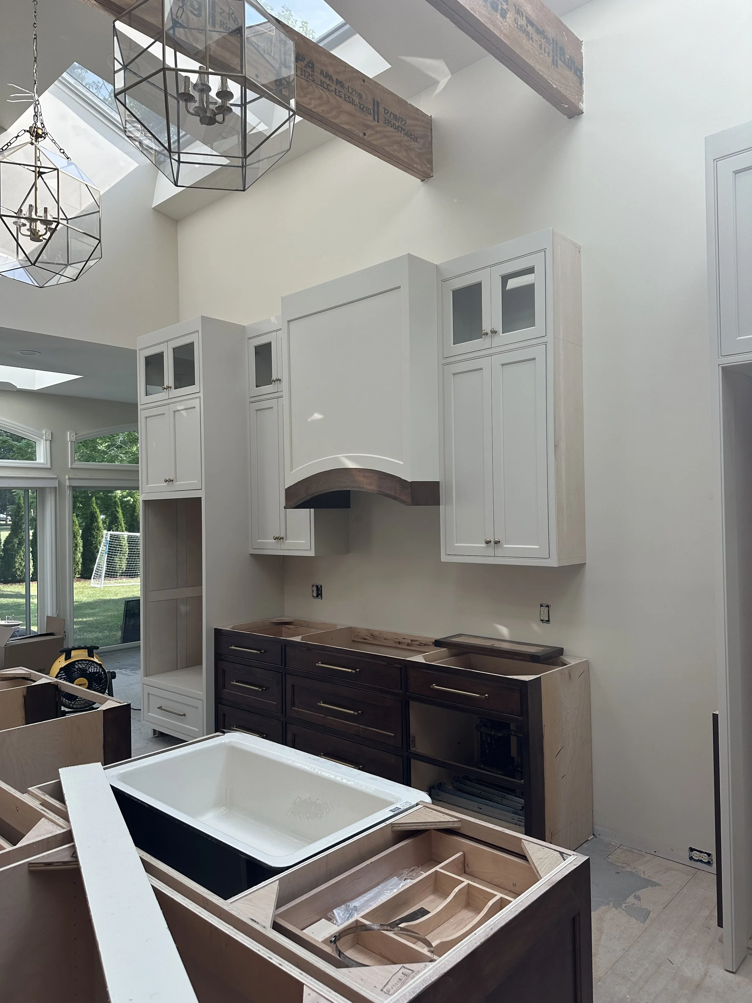 Full Kitchen Remodel in Syracuse, New York.
worked in collaboration with Susan Clark Interiors