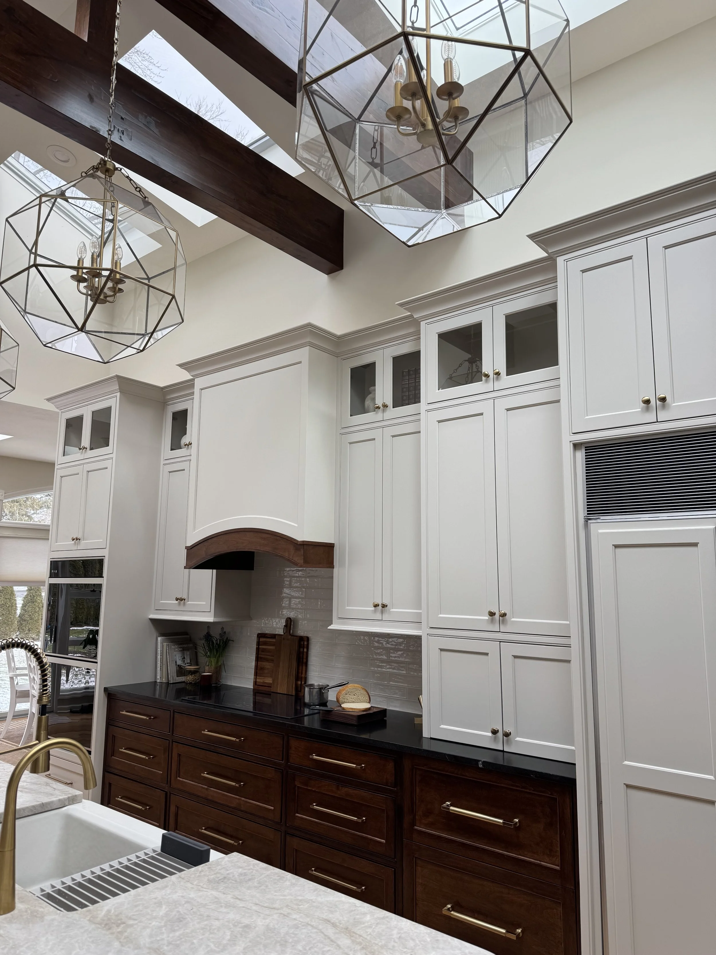 Full Kitchen Remodel in Syracuse, New York.
worked in collaboration with Susan Clark Interiors