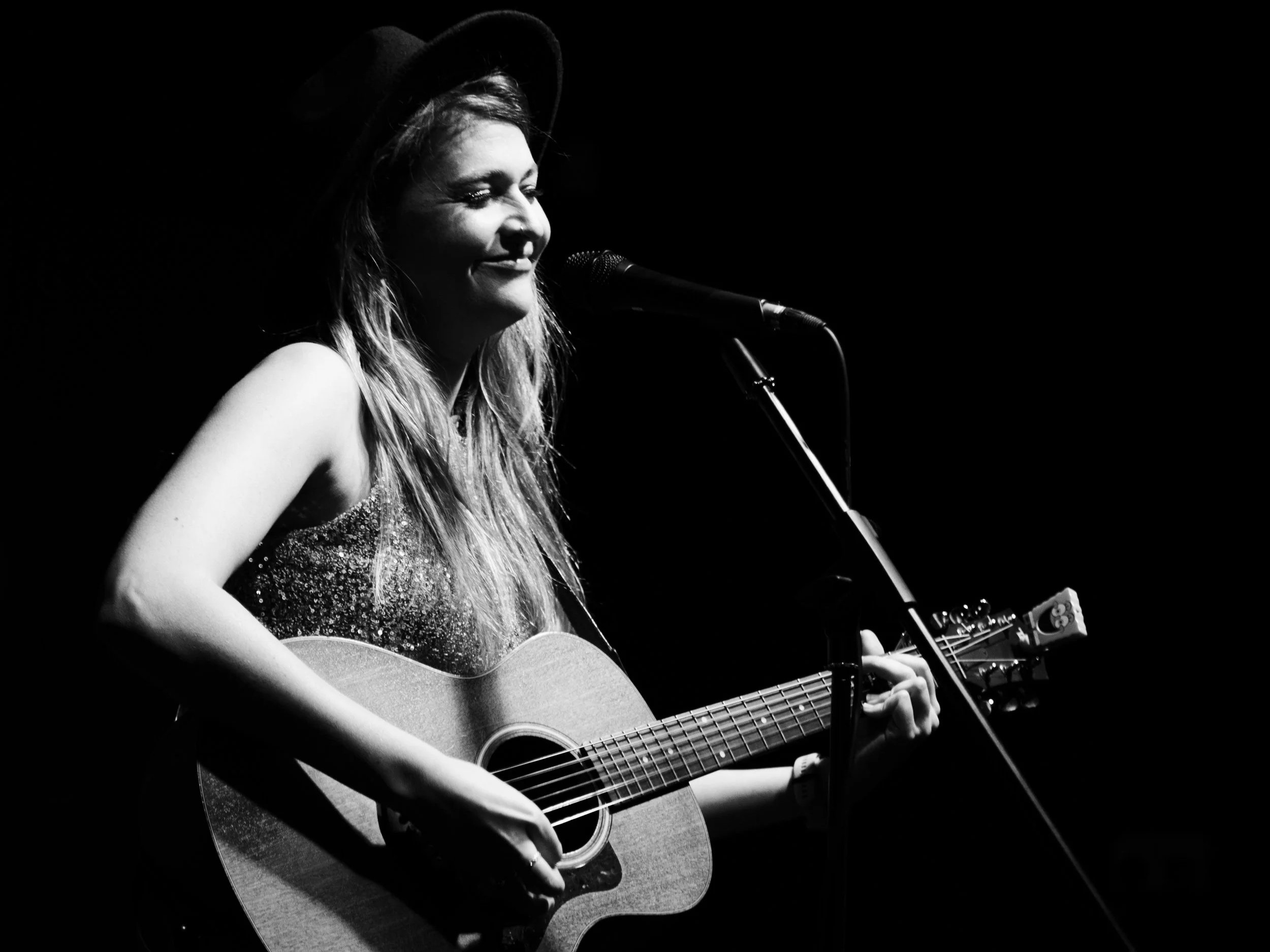 A Night at The Essex Arms: Live Music for Breast Cancer Now