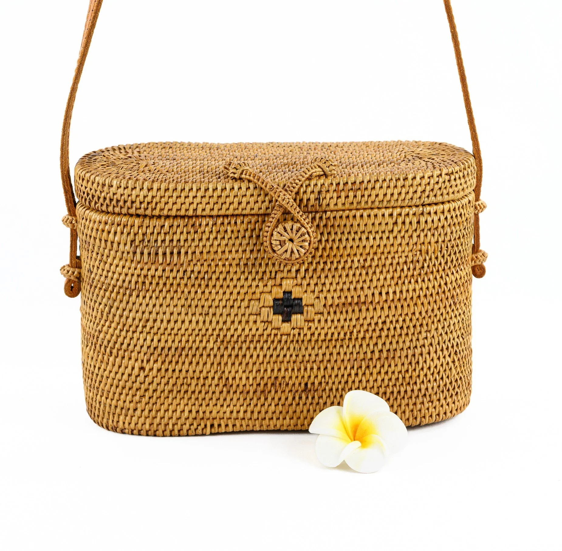 Clutch Go - Small Wicker Purse.jpg