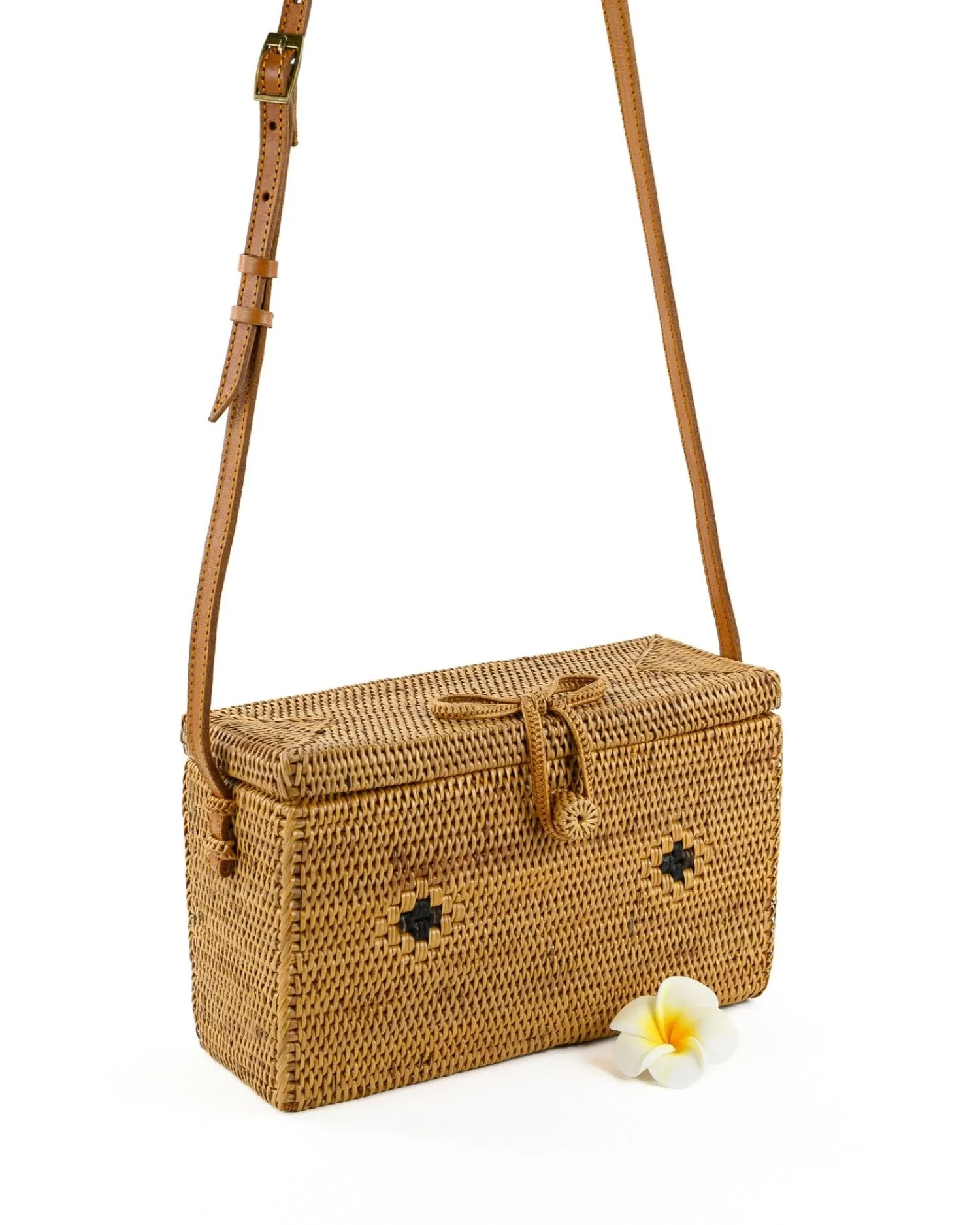 Vintage Vibe - Woven Boho Beach Purse.jpg