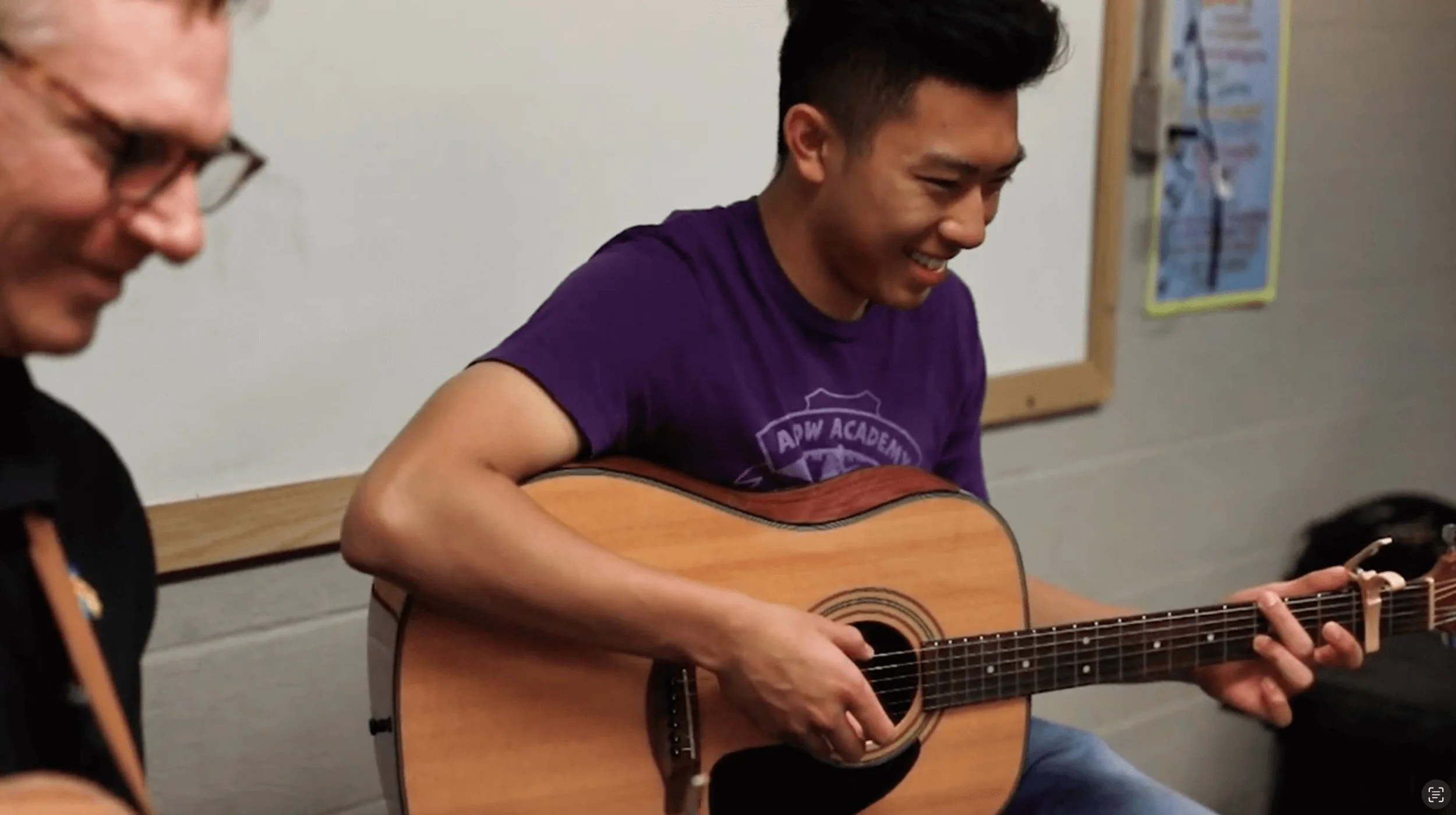 arrow-guitar-lessons-iowa.jpg