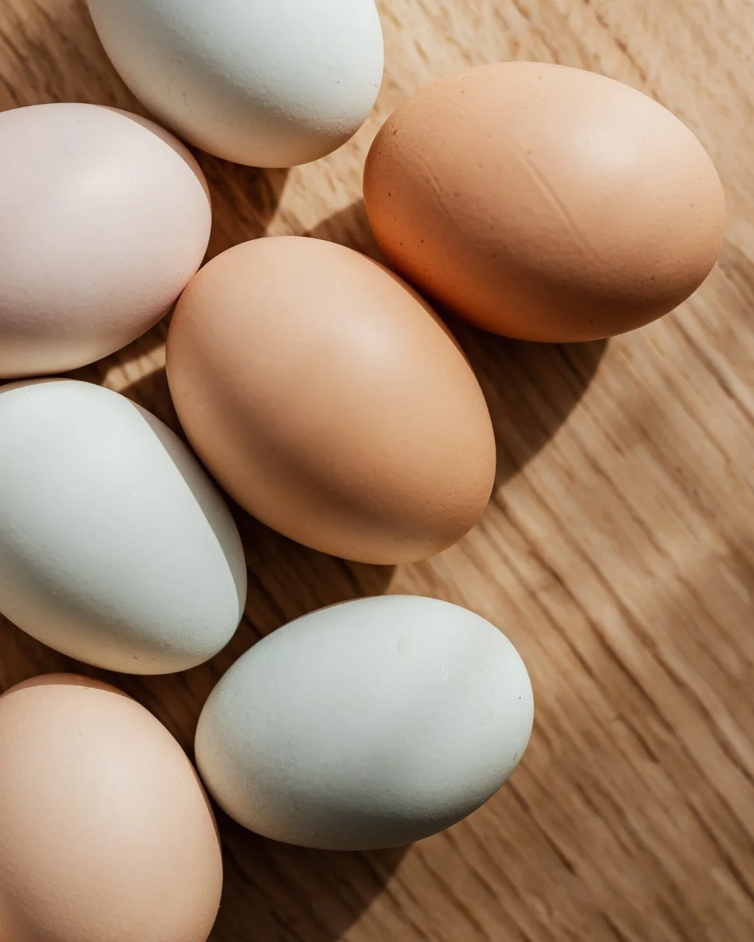 Food trends shift constantly, yet the heart of nourishment remains steady. We continue learning how ingredients, farming practices, and daily rituals influence energy, hormones, immunity, and long-term wellbeing. Several clear themes are emerging, su