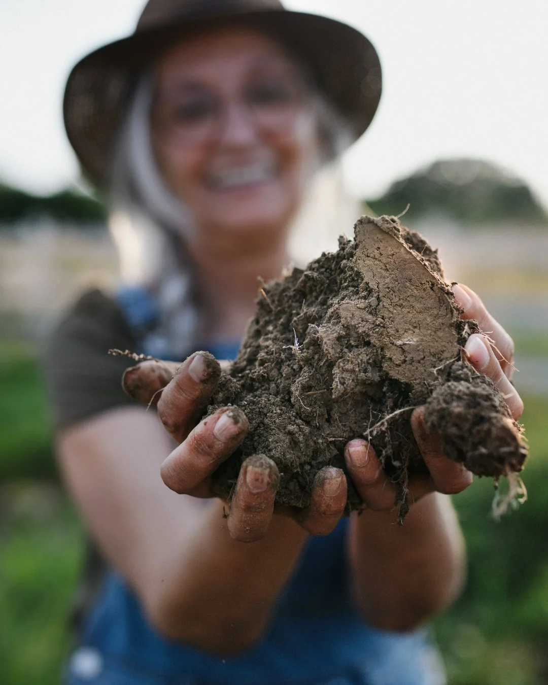 REGENERATIVE FARMING AND TRACEABLE SOURCING⁠
⁠
Regenerative agriculture is moving into the mainstream, highlighted in recent Whole Foods Market forecasts and Food Insight trend reports. Emerging research suggests that healthier soil may produce crops