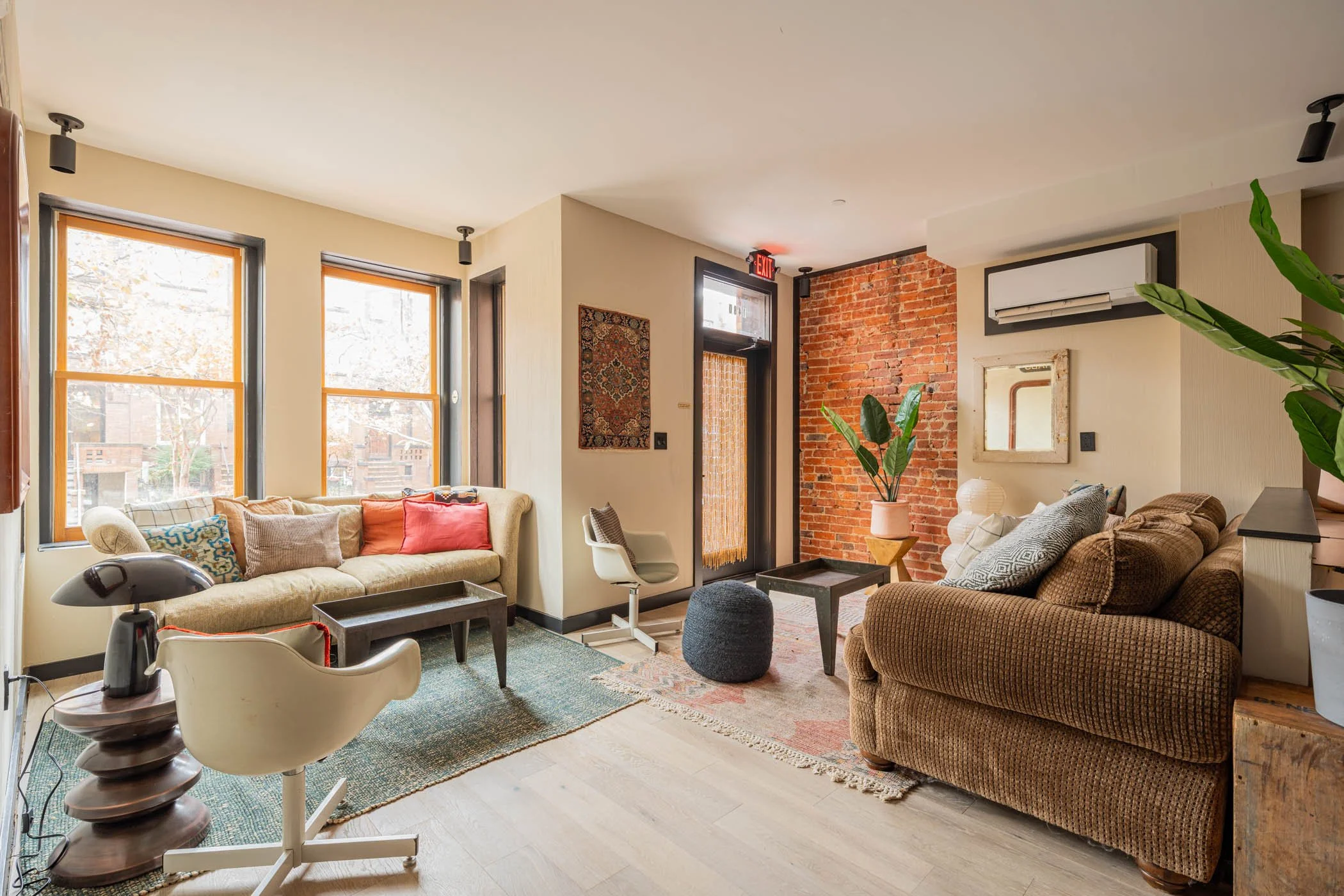 cohabs-house-columbia1480-01818-coliving-washington-unit_3-shared-living-livingroom.jpg
