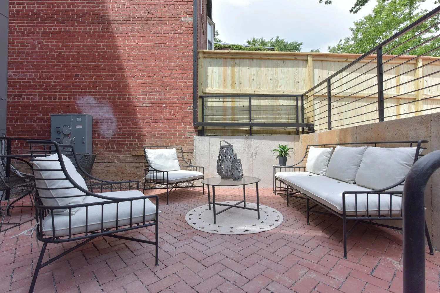 469 M St NW Unit 1 Washington-large-033-017-DSC 2764-1499x1000-72dpi.jpg