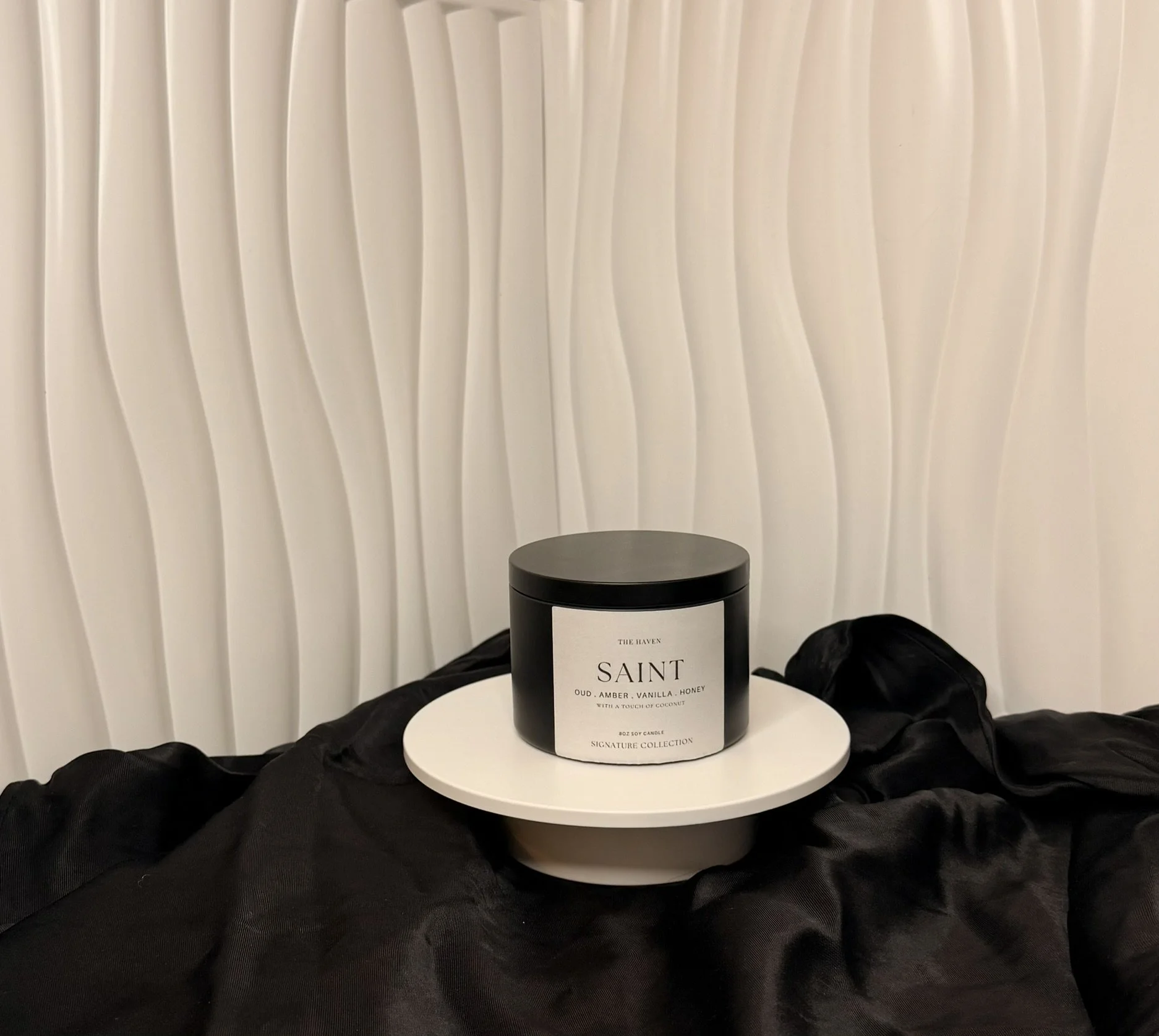 Saint Oud Candle