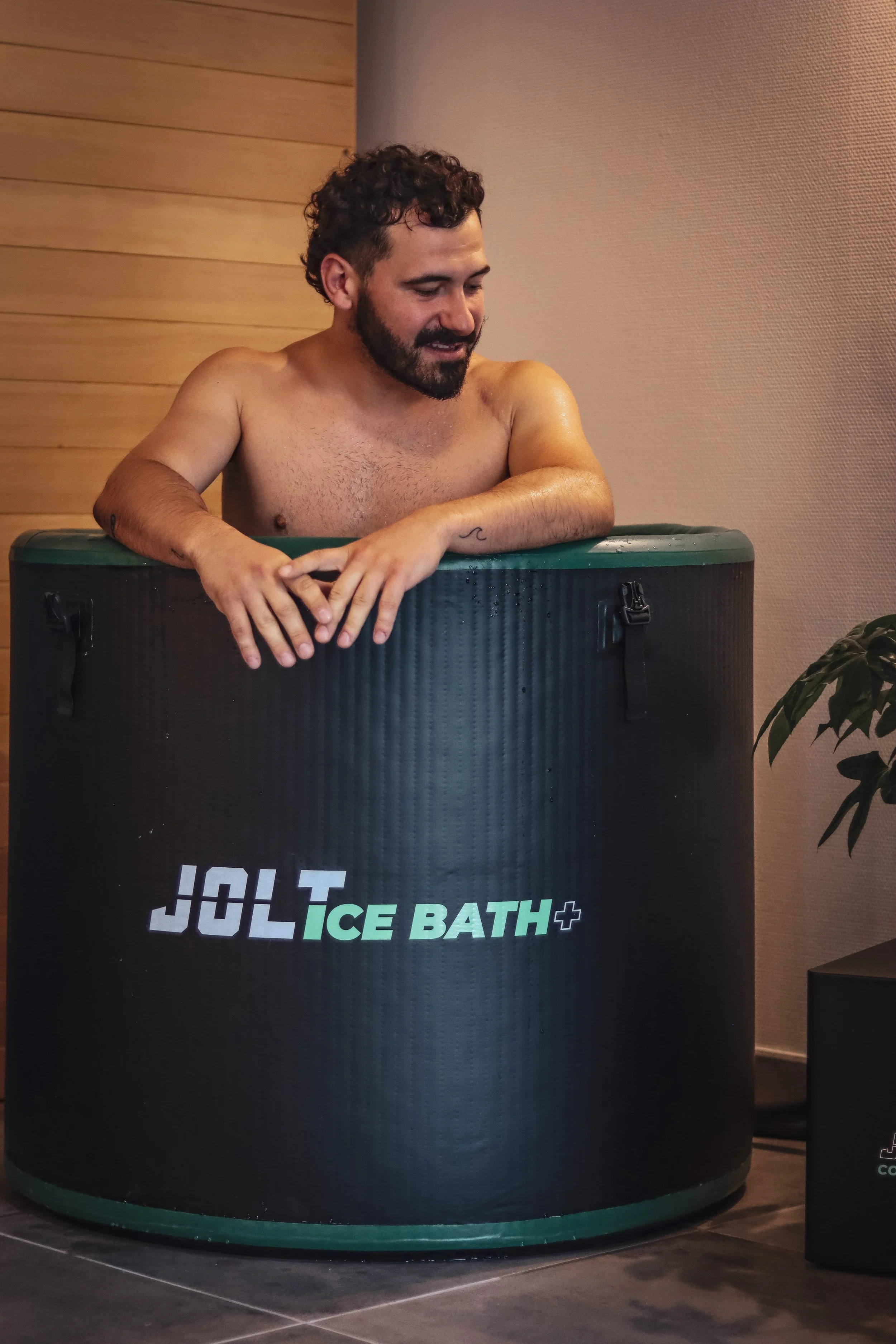 Bain froid, cryothérapie, bien-être, centre de récupération physique,bain solo, bain duo, bain trio, protocole de récupération, prise en charge individuelle, spa,  hygie récupération