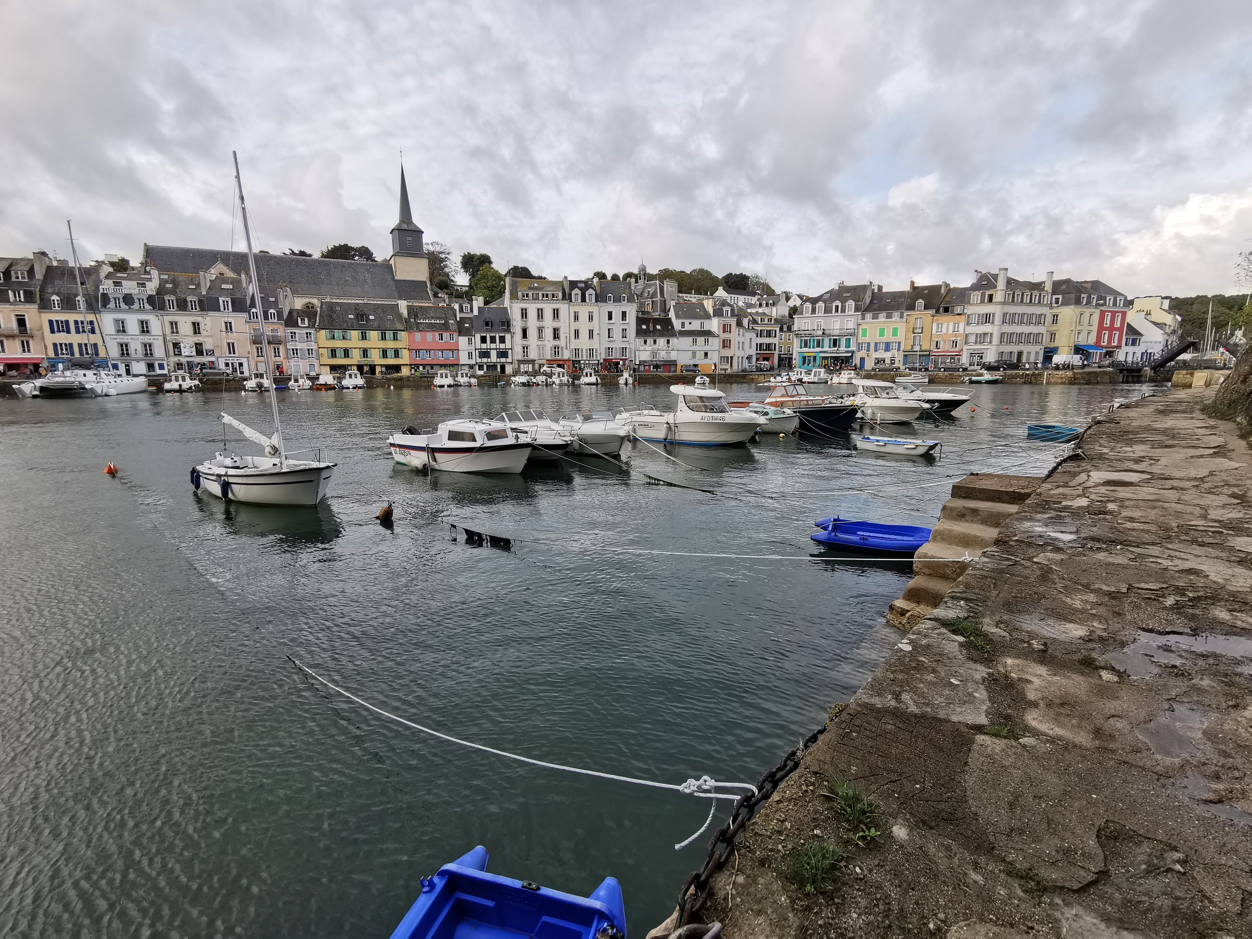 Éoliennes flottantes en Bretagne-Sud : appel à un moratoire