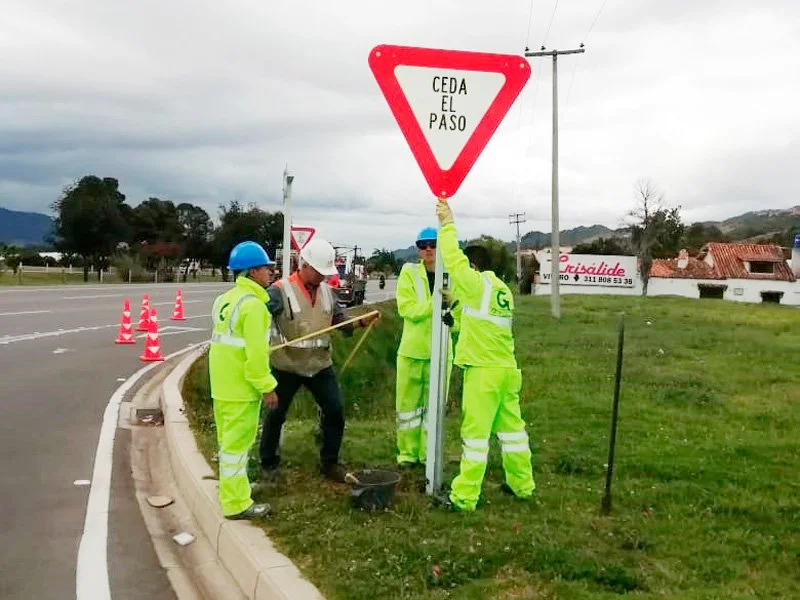 INSTALACION DE SEÑALIZACIONES DE SEGURIDAD