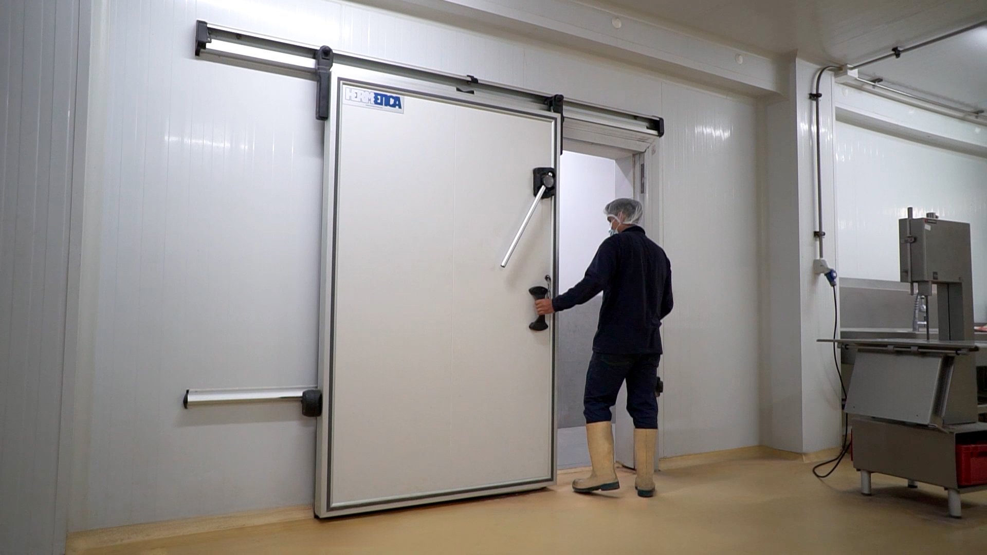 INSTALACION Y MANTENIMINETO DE PUERTAS FRIGORIFICAS