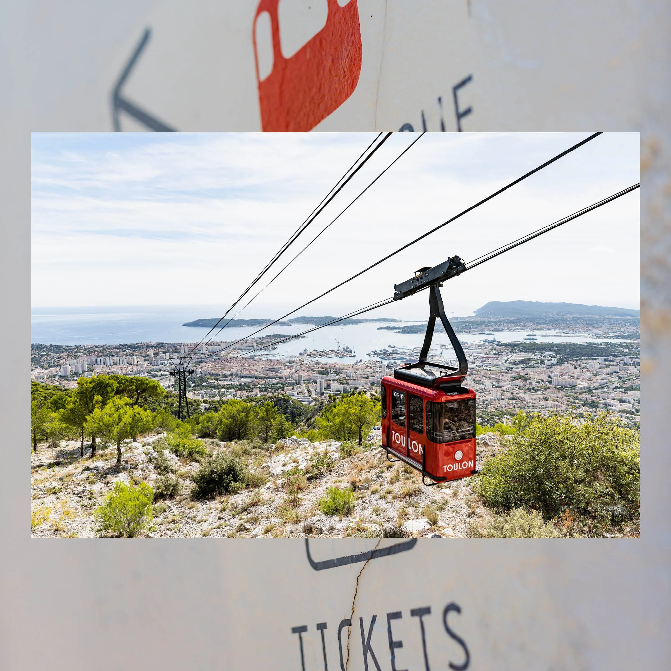 RJxToulon-Carousel-2.jpg