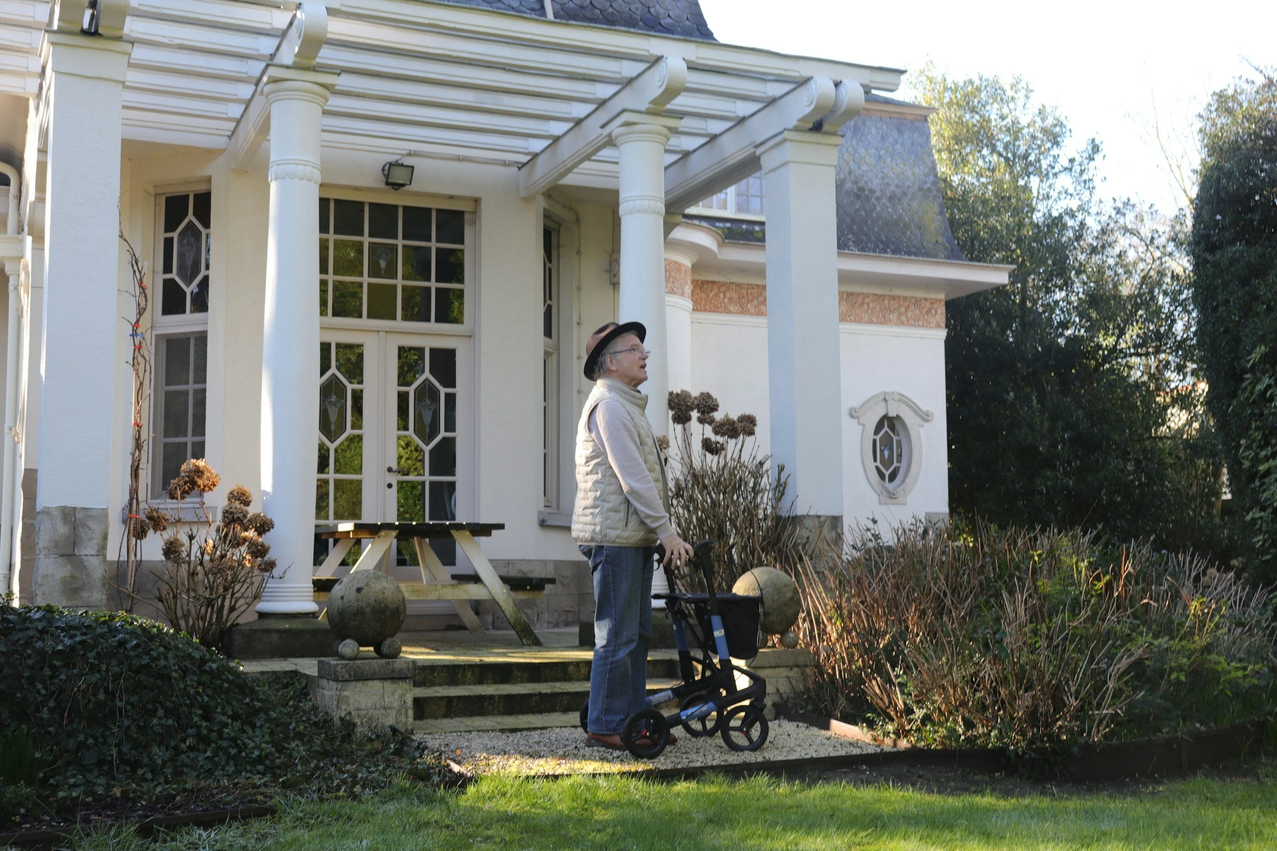 What to Do With the House When a Parent Moves to Senior Living