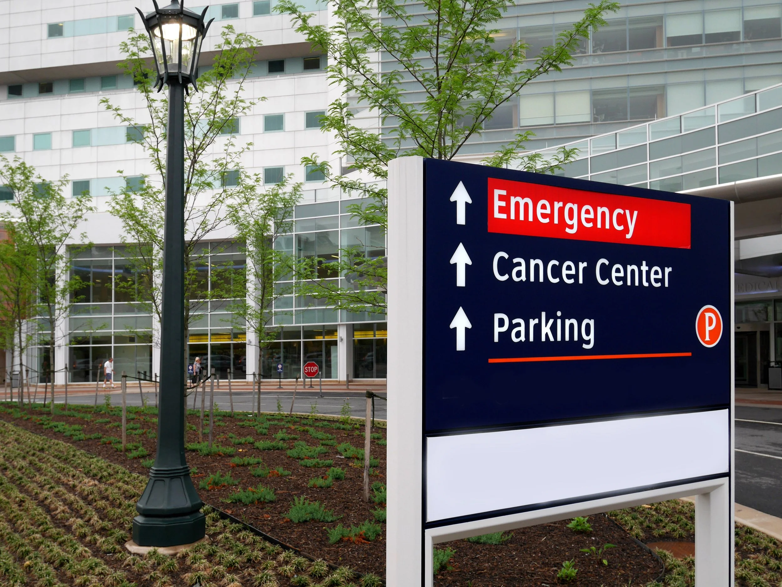 How to Choose the Right Wayfinding Signage (Without Overcomplicating It)
