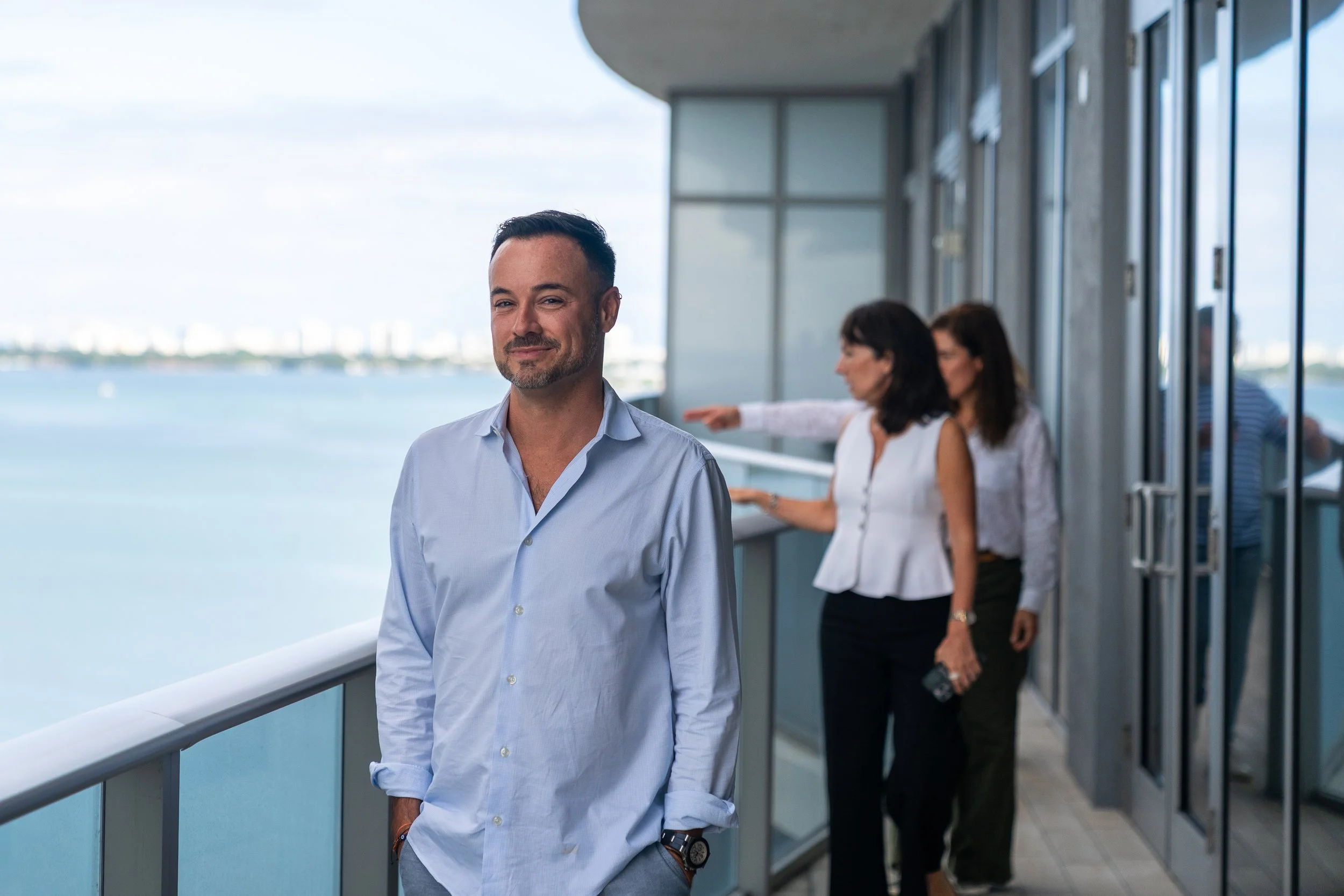 Rich Rodriguez Mahe Portrait - founder of átomos Strategic Marketing