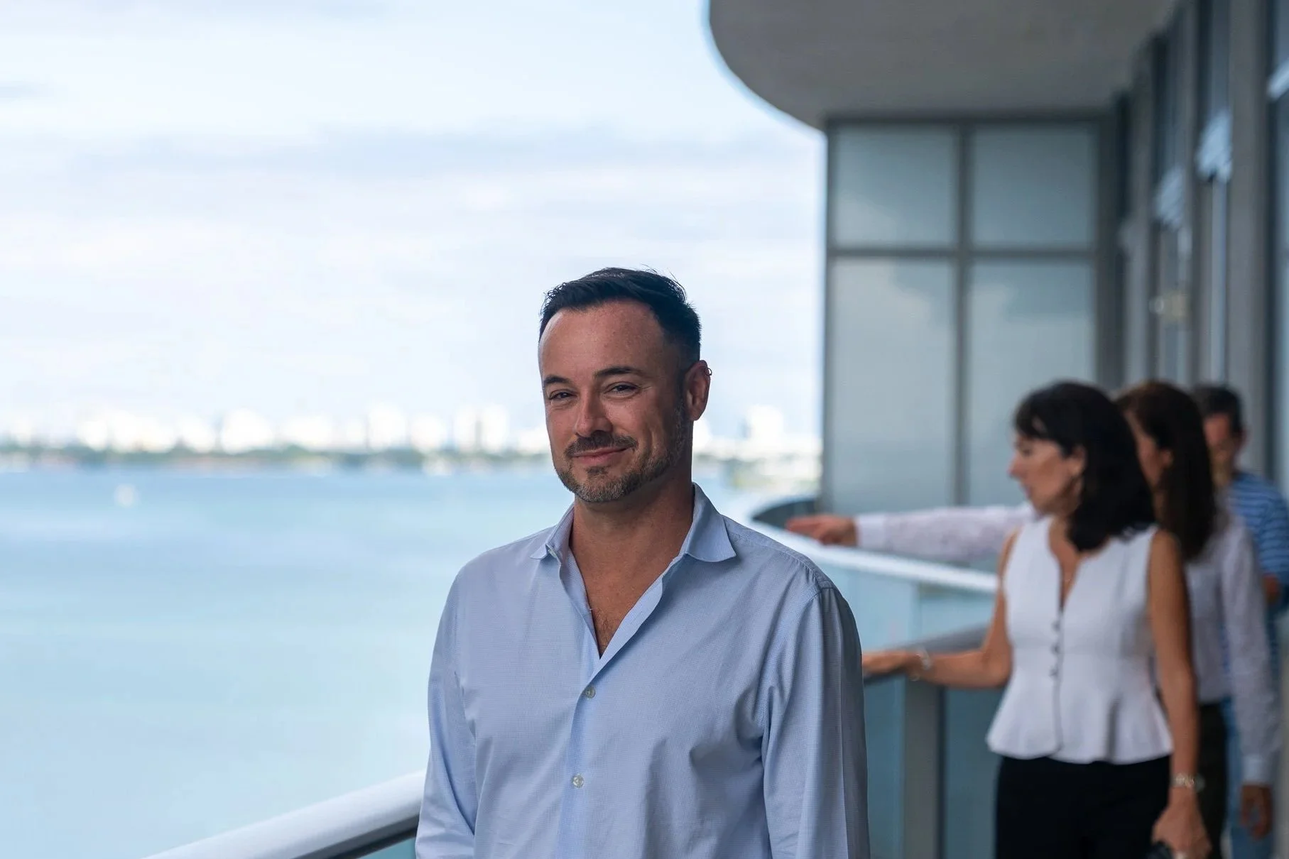 Rich Rodriguez Mahe Portrait - founder of átomos Strategic Marketing