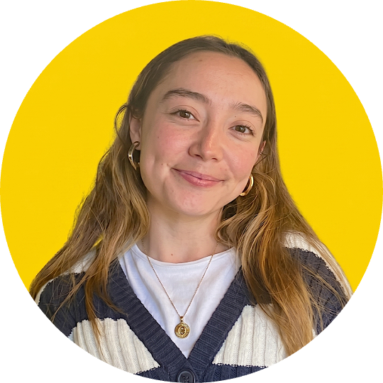 Daniela Castro headshot - Marketing Analyst at átomos