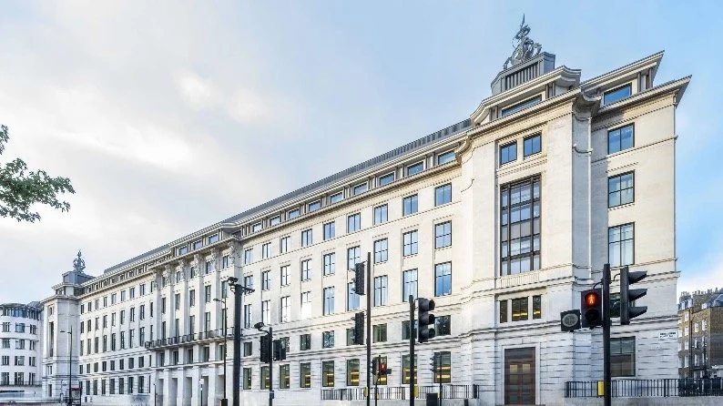 External view of Cleveland Clinic London Hospital at 33 Grosvenor Place, a world-class facility for private cardiology and heart valve surgery in Belgravia