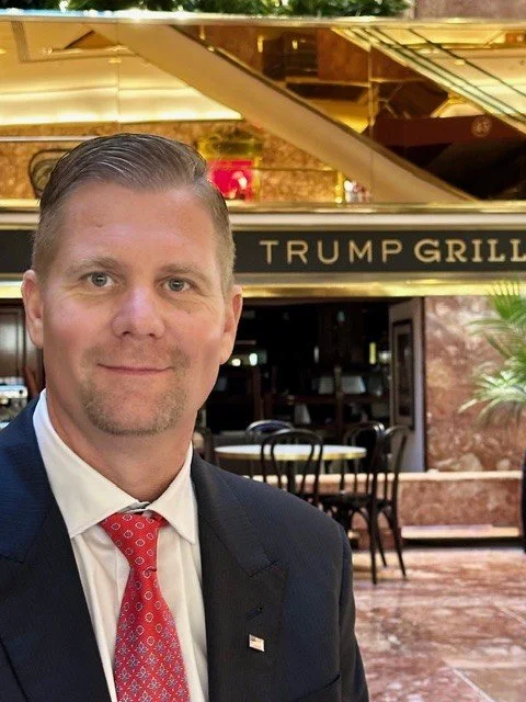 Jason Svonavec headshot