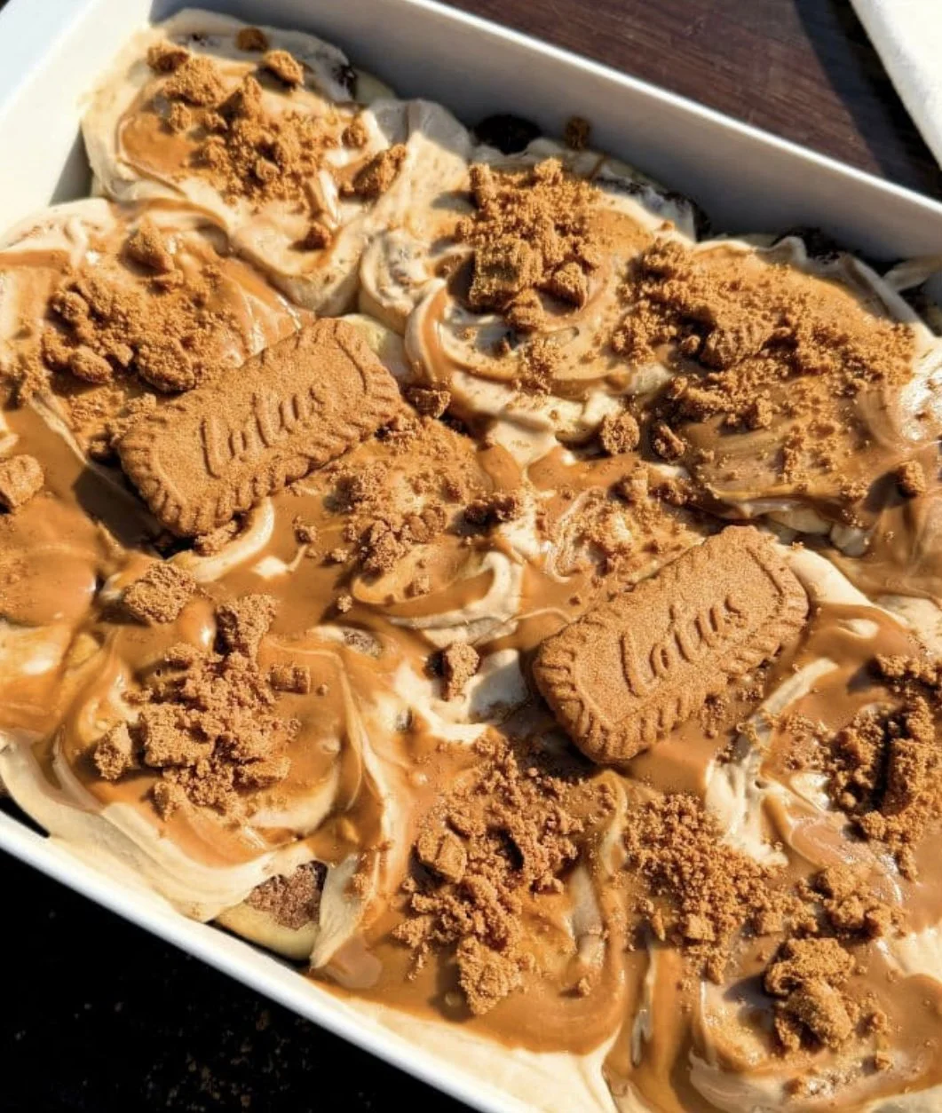 Cookie Butter Cinnamon Rolls (Large ) 4