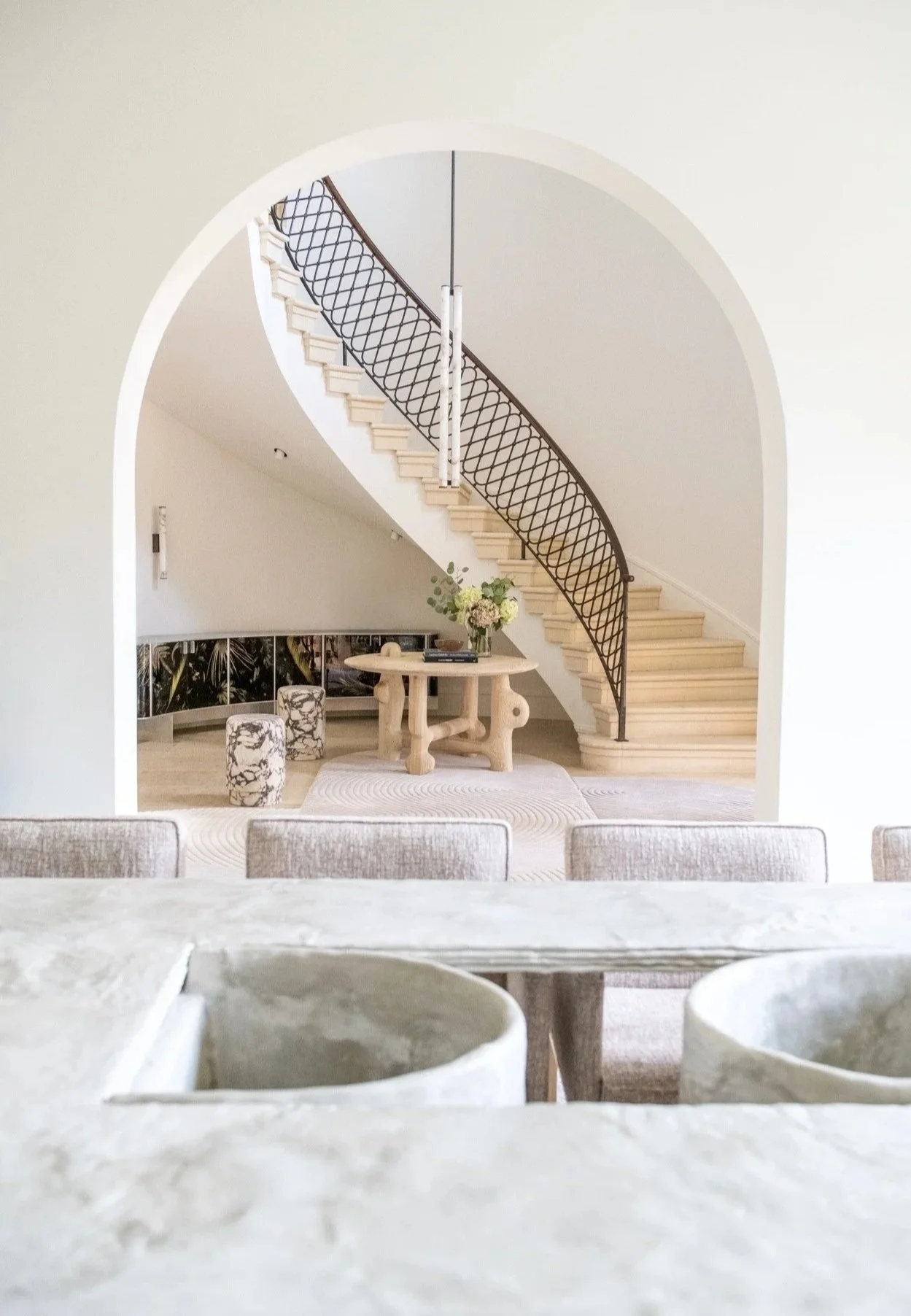 Joshua Ruce Design WALLER RESIDENCE - Artful Contemporary Interior with Sculptural Forms ...