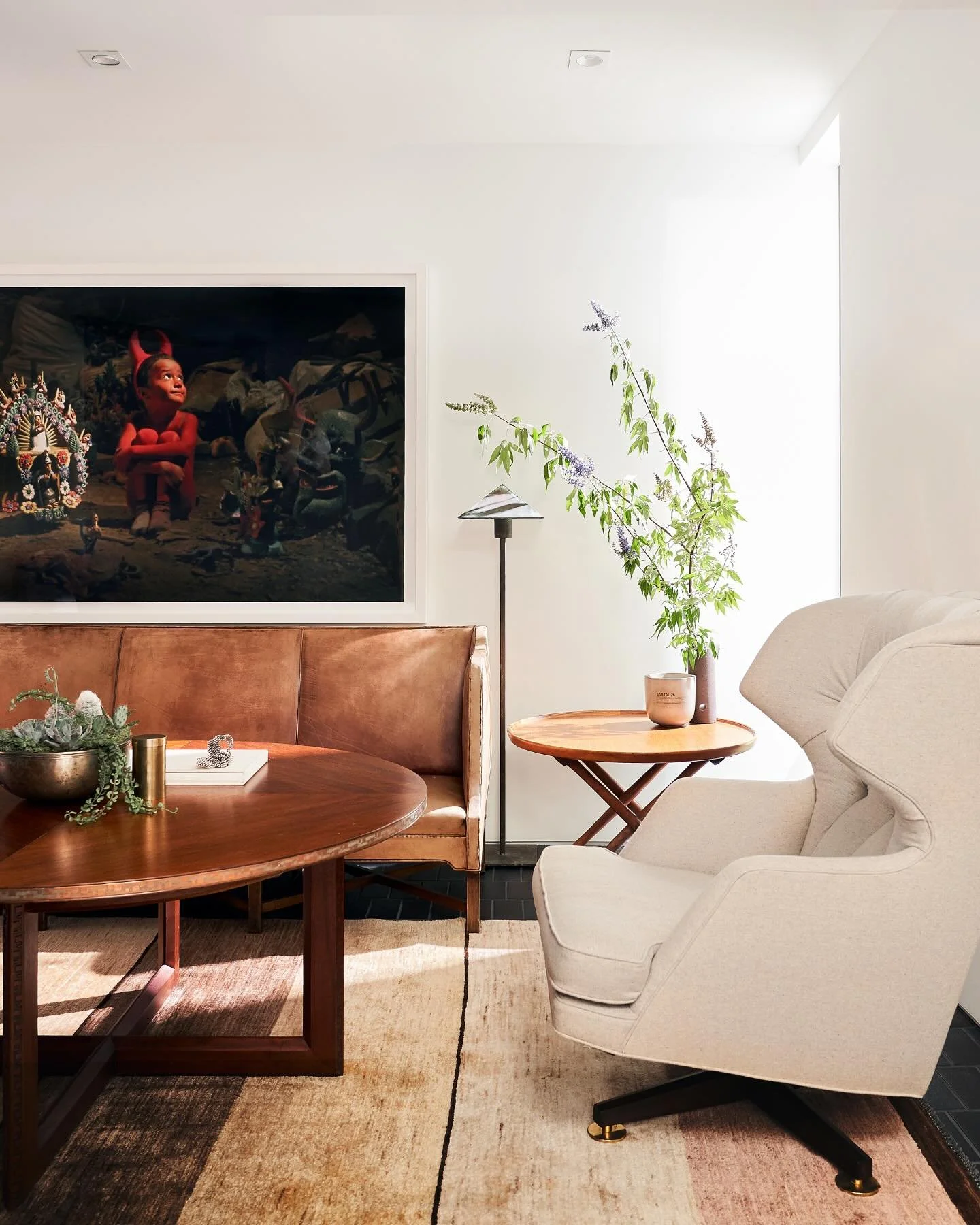 Revisiting some pics of an Oak Cliff house we designed from the ground-up for friends. Beautiful and award-winning landscape design by @paperkitesstudio 
📸 @stephen_karlisch_photo