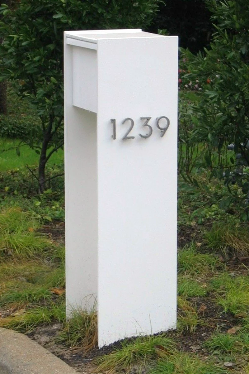 LARRABEE MAILBOX (3).jpg