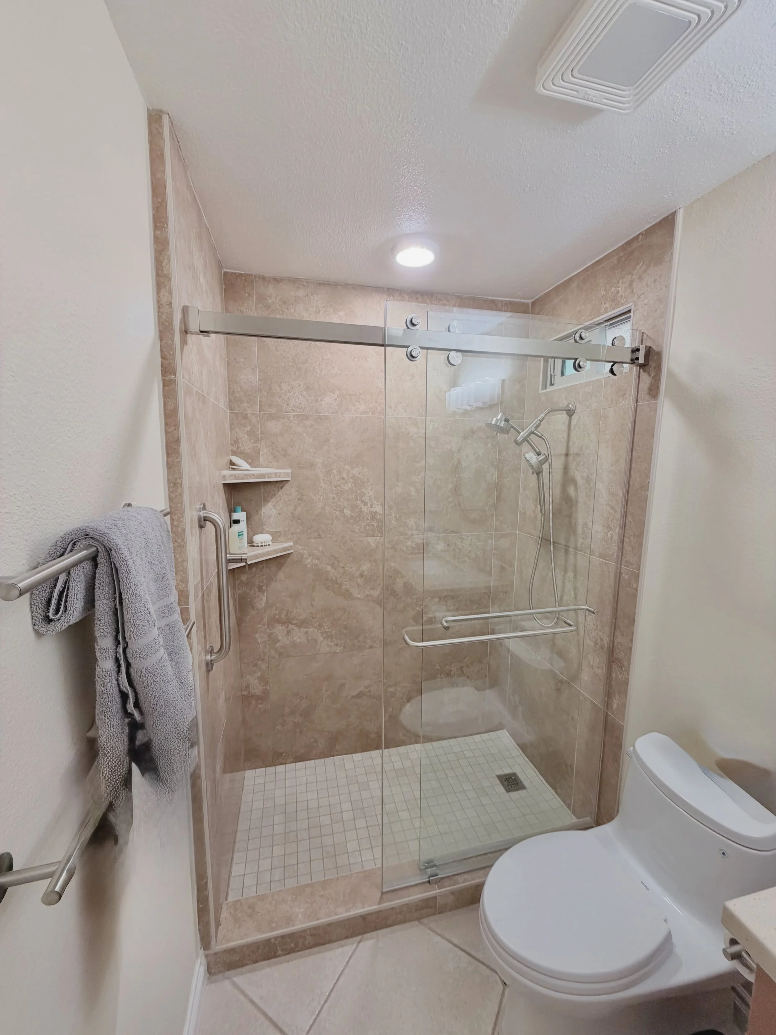 Tub out. Luxury in. 🛁➡️🚿

This La Jolla bathroom got a full glow-up, walk-in shower conversion, new fixtures, and fresh paint. Swipe to see the transformation. ➡️

📩 DM us or click the link in bio for a free estimate on your next project!

#LaJoll
