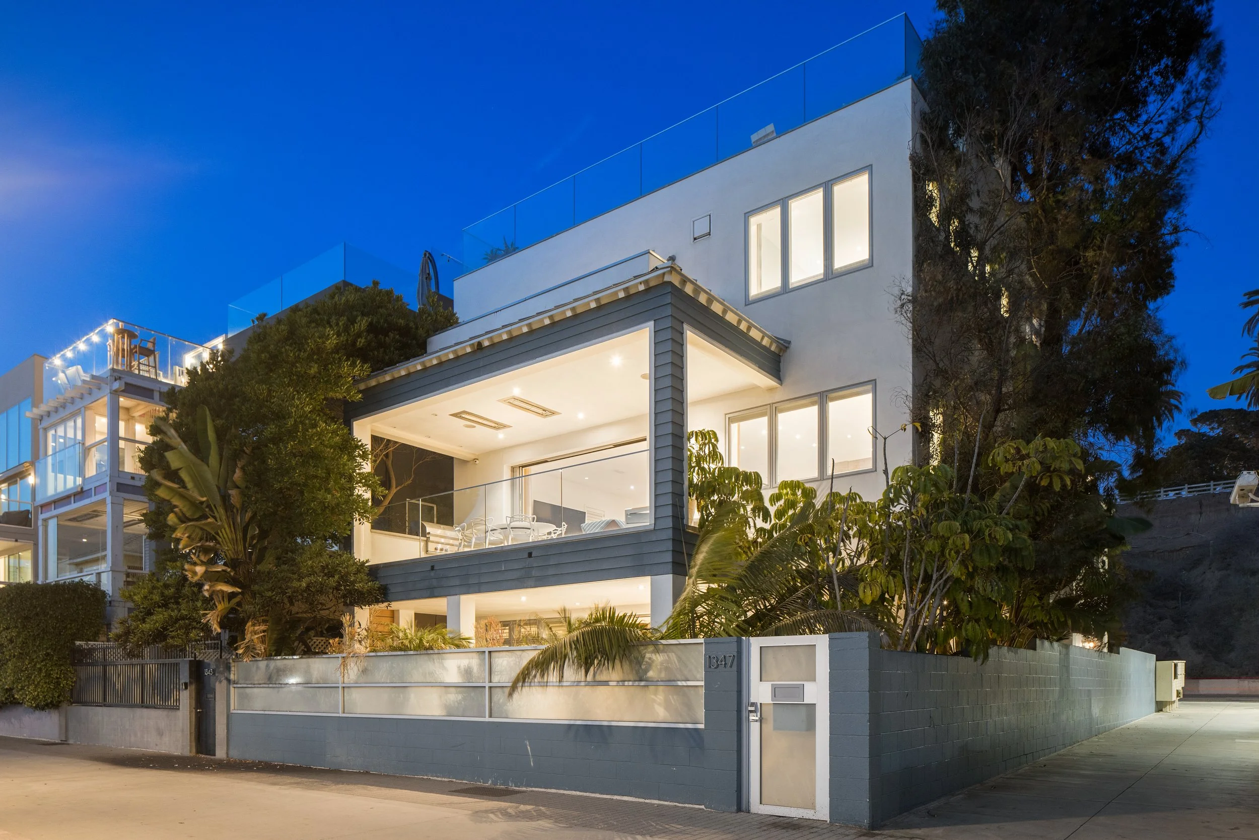 1347 Palisades Beach_001.jpg