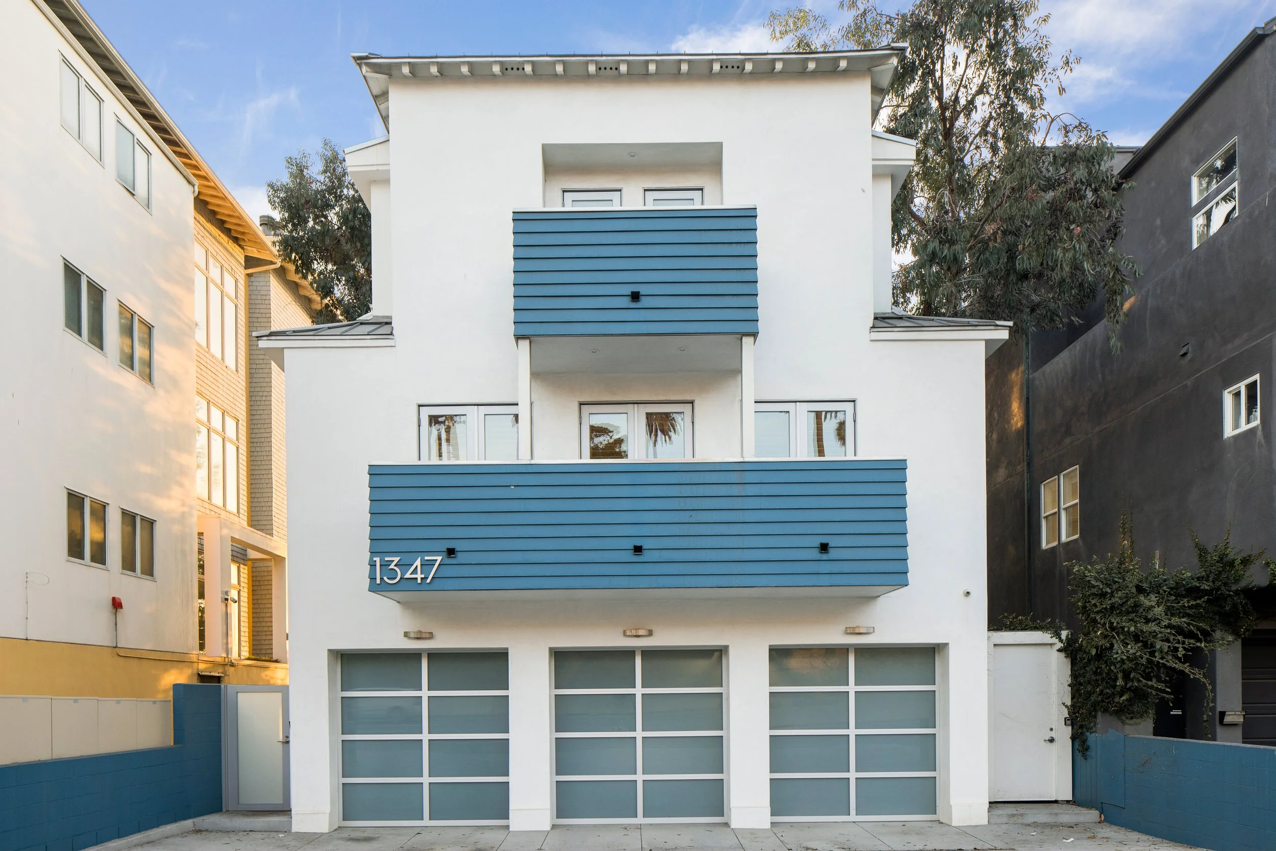 1347 Palisades Beach_004.jpg